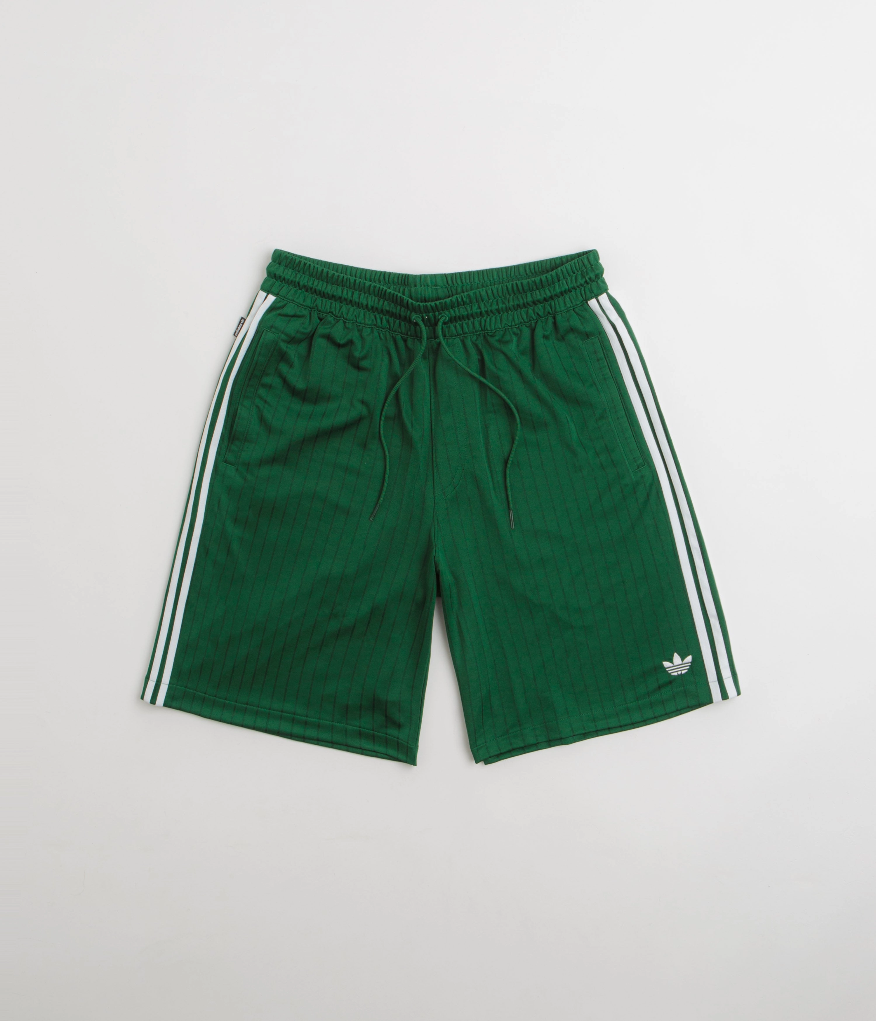 embroidery details Contoured Cuff Design Adidas Skateboarding Classic Shorts - Dark Green / White