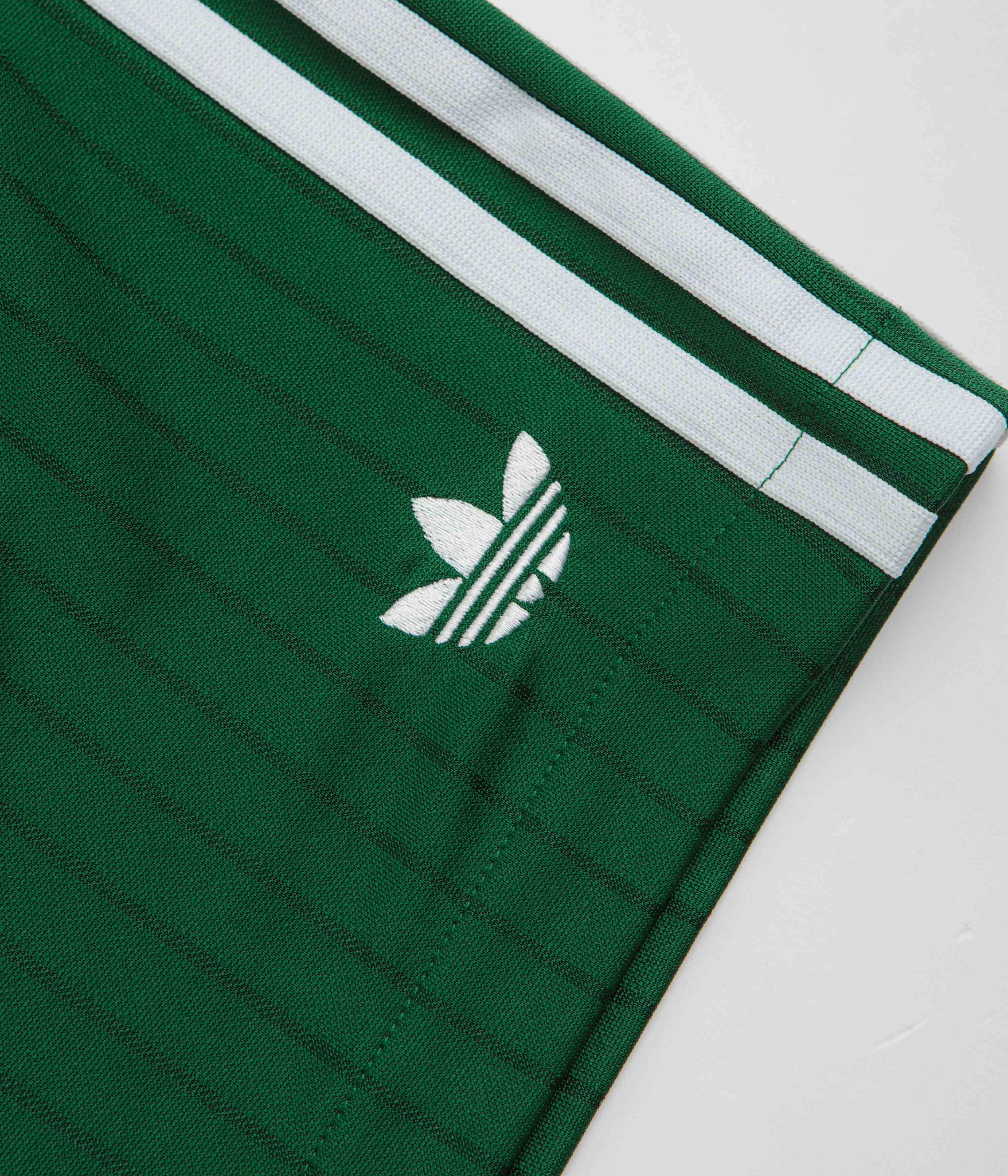 fall shorts Minimal Stretch Adidas Skateboarding Classic Shorts - Dark Green / White