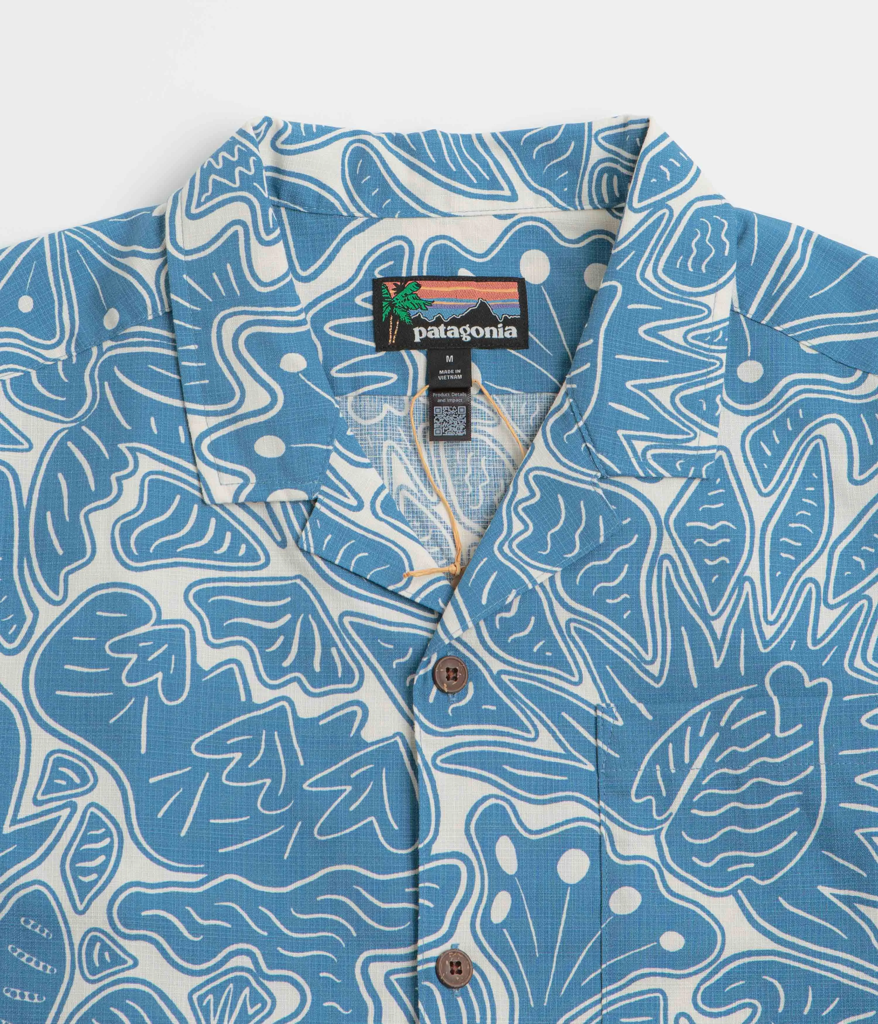 Micro Perforated Texture Smooth zipper closure Patagonia Tidal Threads Camp Shirt - Bees and Flowers: Still Blue