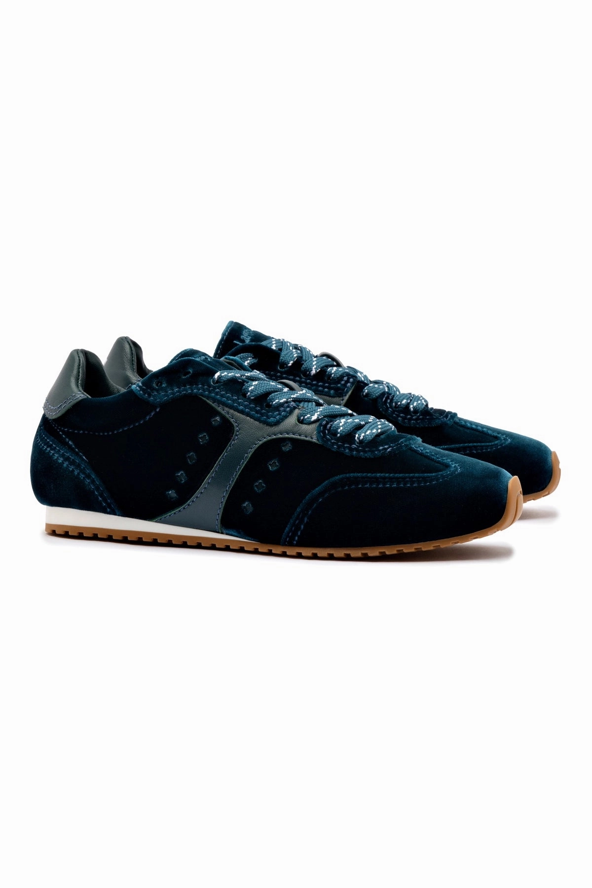 High   Top Comfortable Footwear Technology Stella Sneaker In Deepsea Velvet