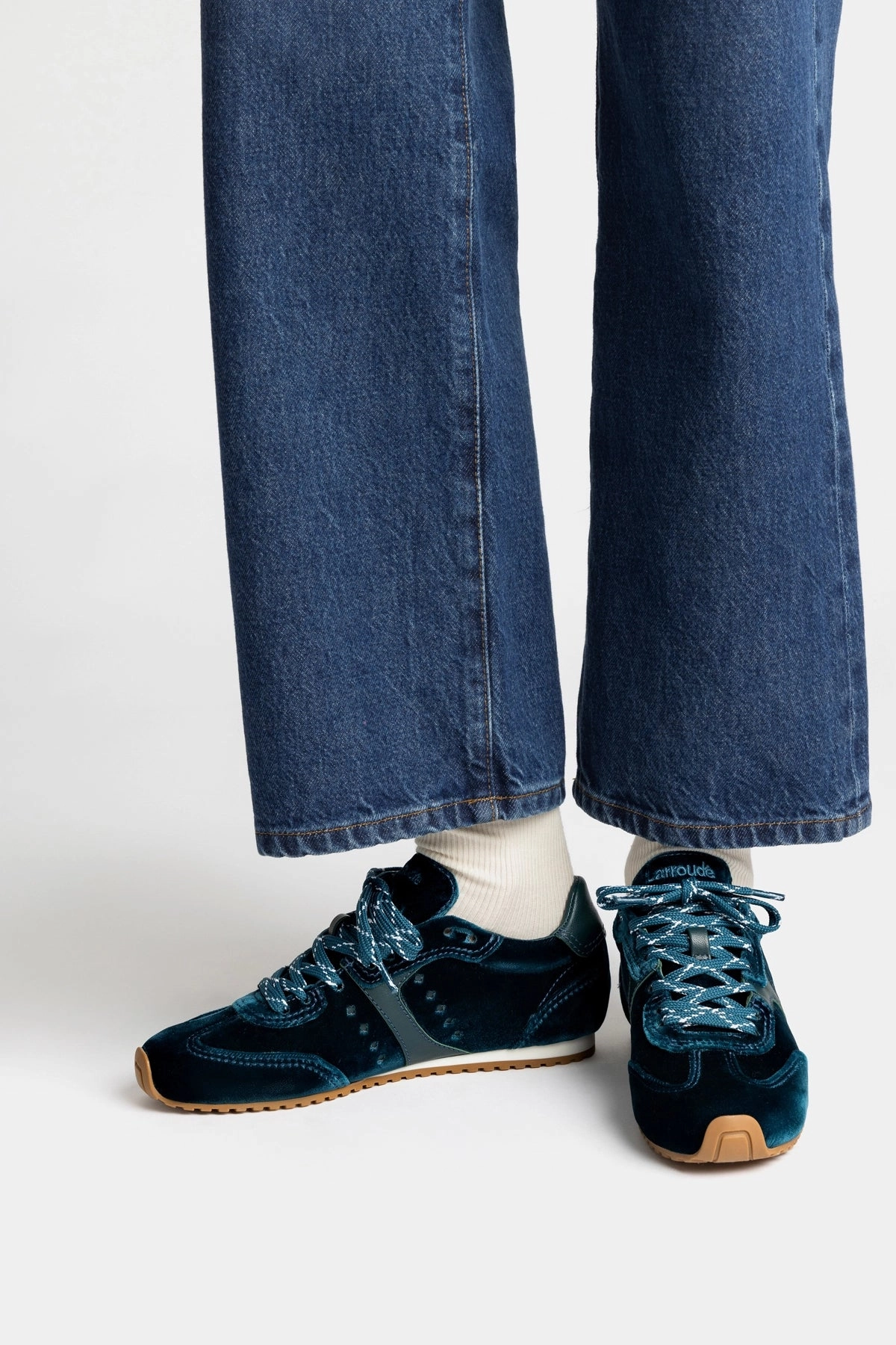 fresh feel Stella Sneaker In Deepsea Velvet