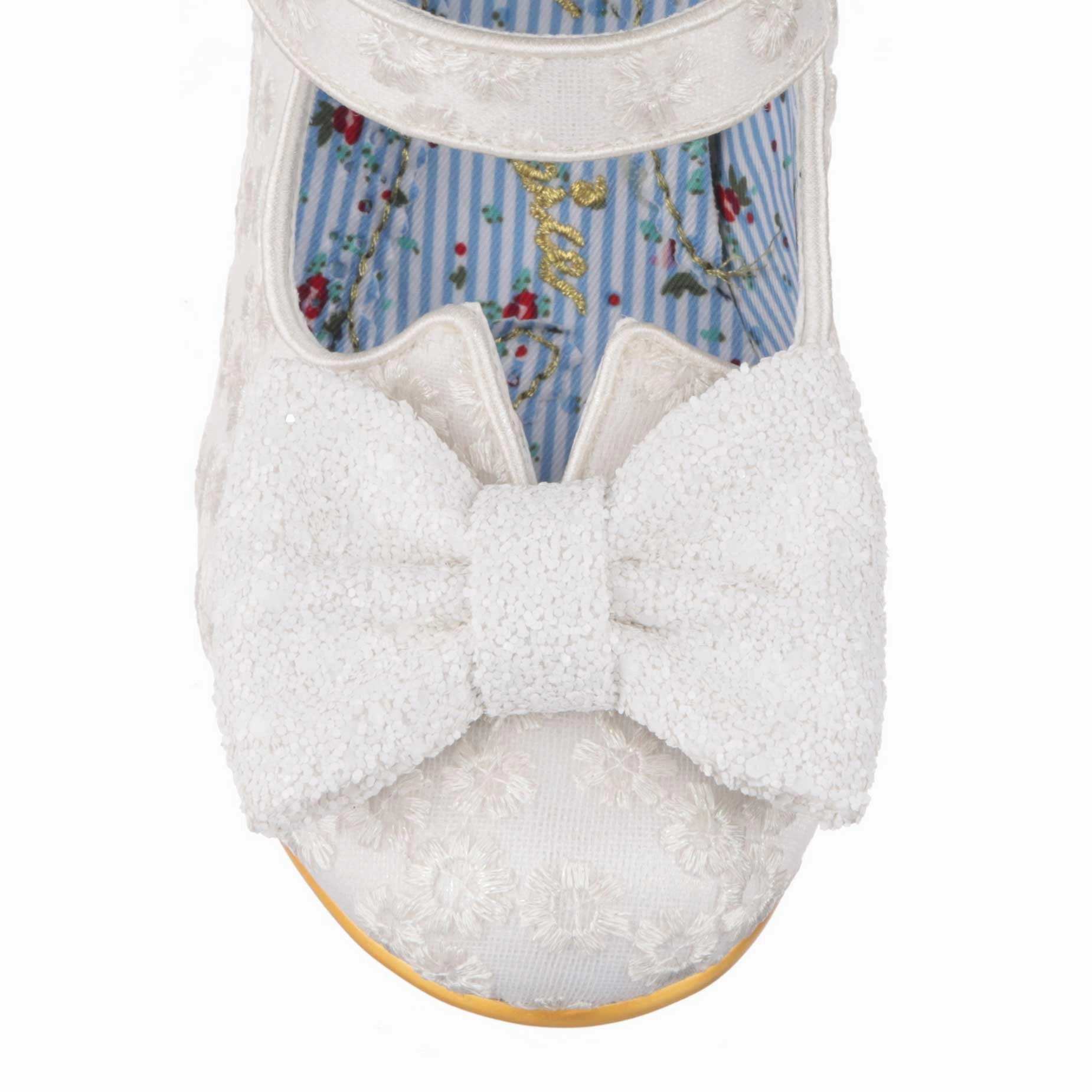 Piccolo Slip Resistant Outsole Smooth Style