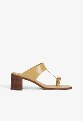 Iconic Piece Bennett Leather Sandal
