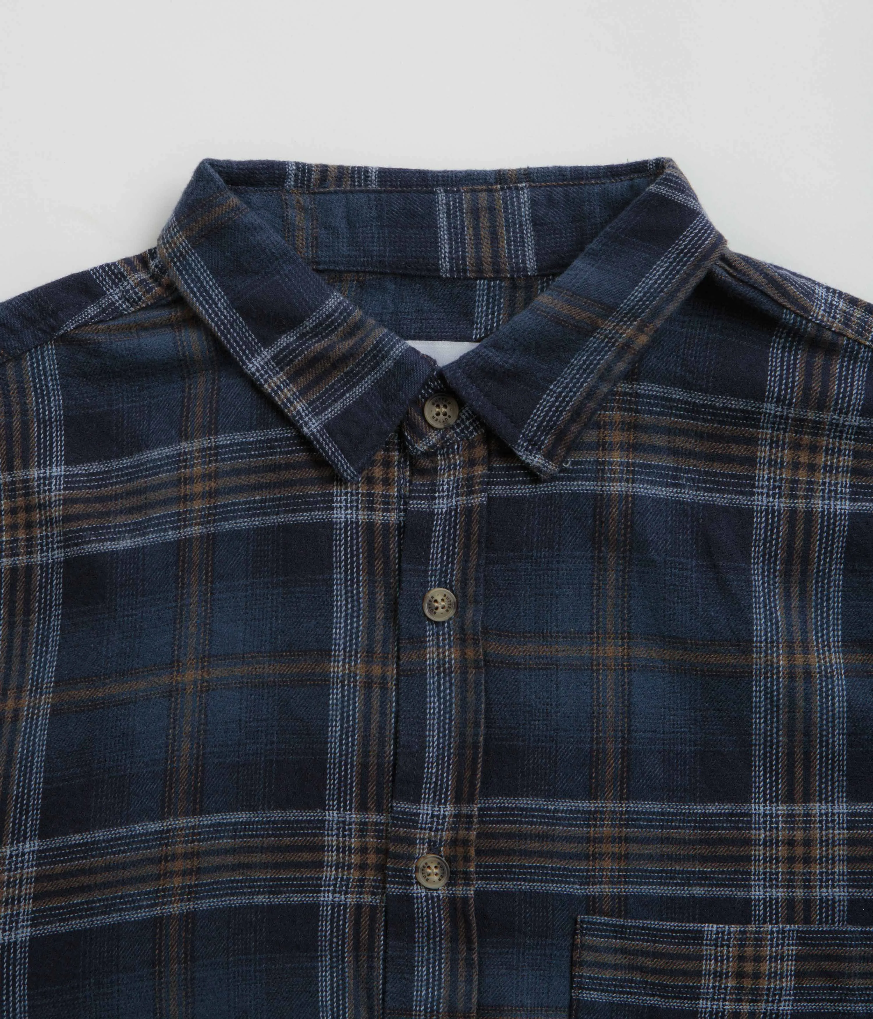 Seamless Shoulder Butter Goods Swirl Plaid Shirt - Navy / White