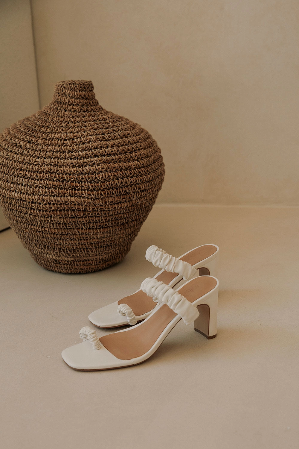 Catalina Heels - White Pointed Sandals