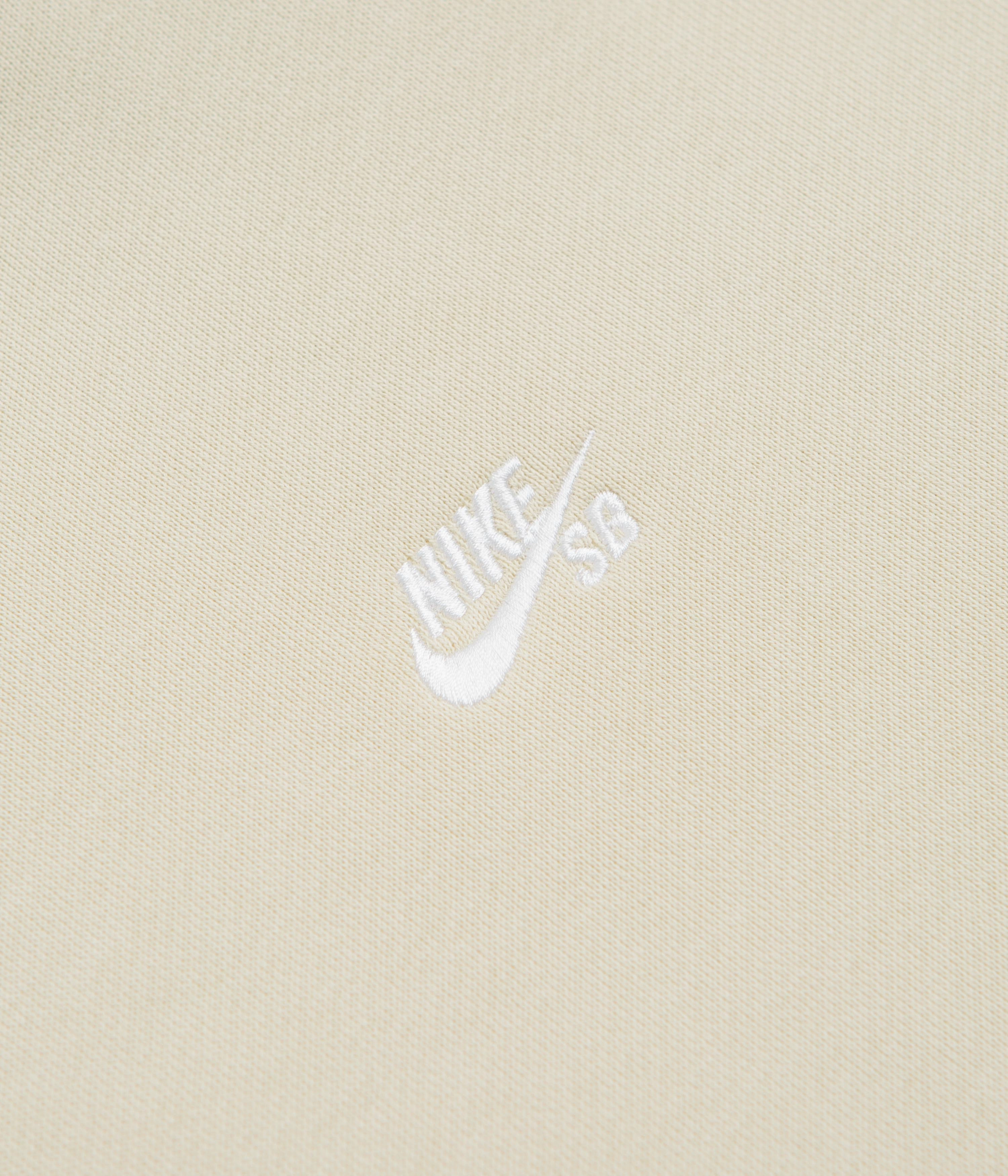 Functional Layers Nike SB Essential Logo Crewneck Sweatshirt - Light Khaki / White