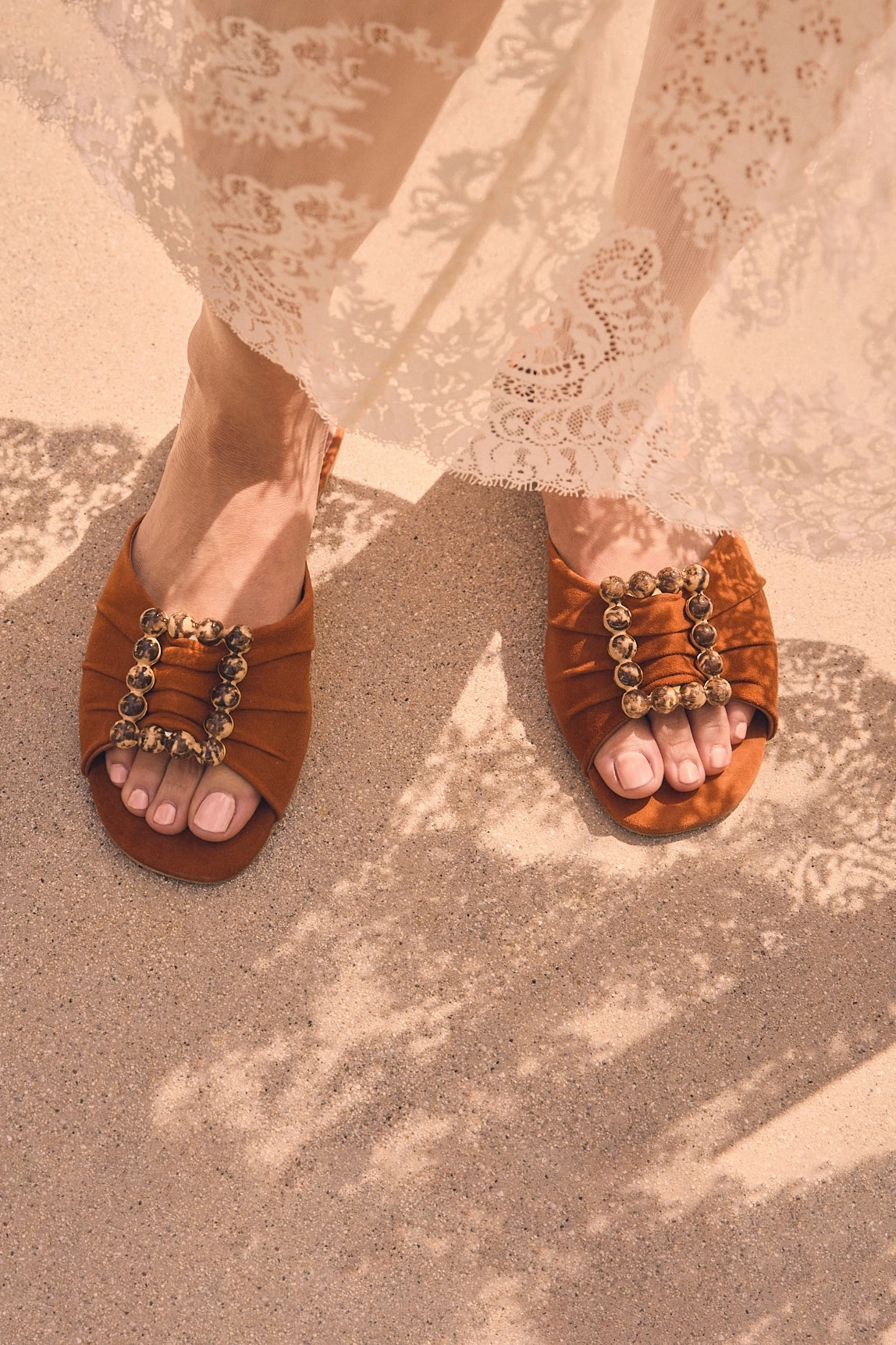Cozy Cushioning Chloe Gosselin by Larroud?? Nova Flat In Chestnut Suede