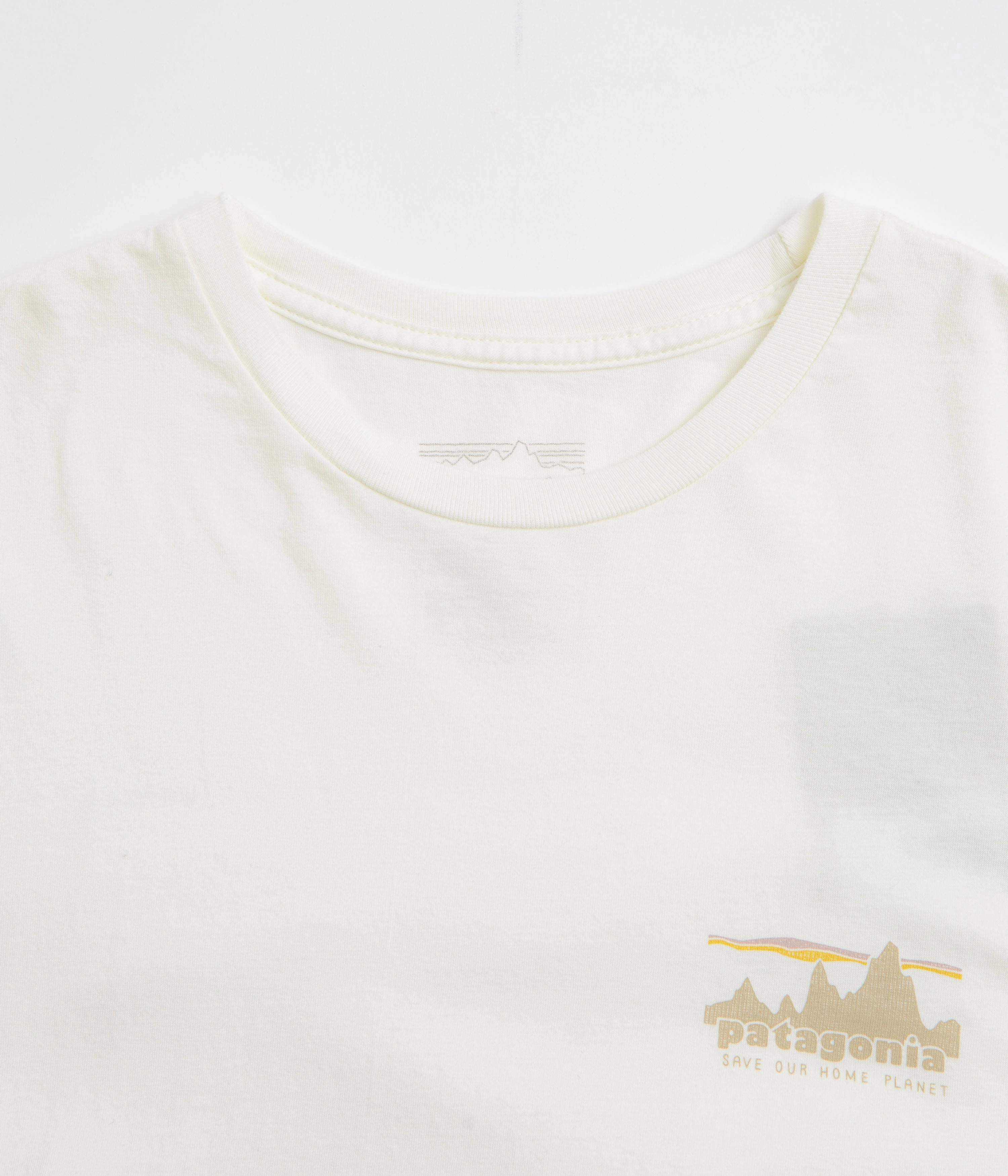 Outdoor Adventure Everyday Outfit Patagonia 73 Skyline Organic T-Shirt - Birch White