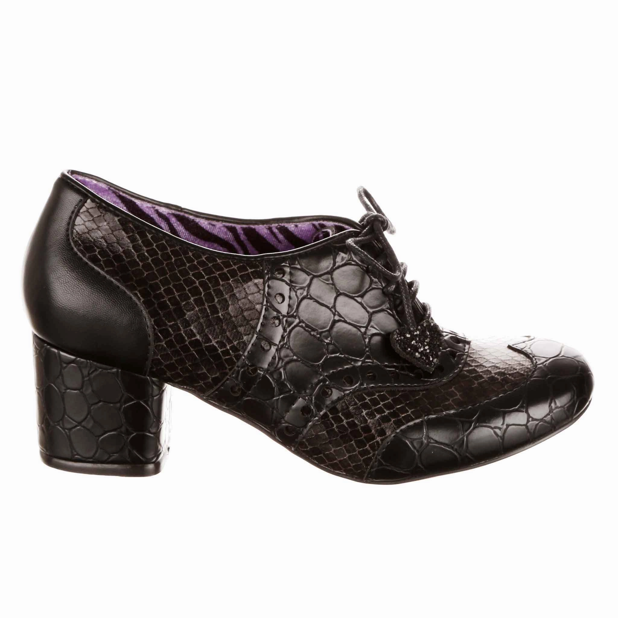 Wide Heel Pumps Clara Bow