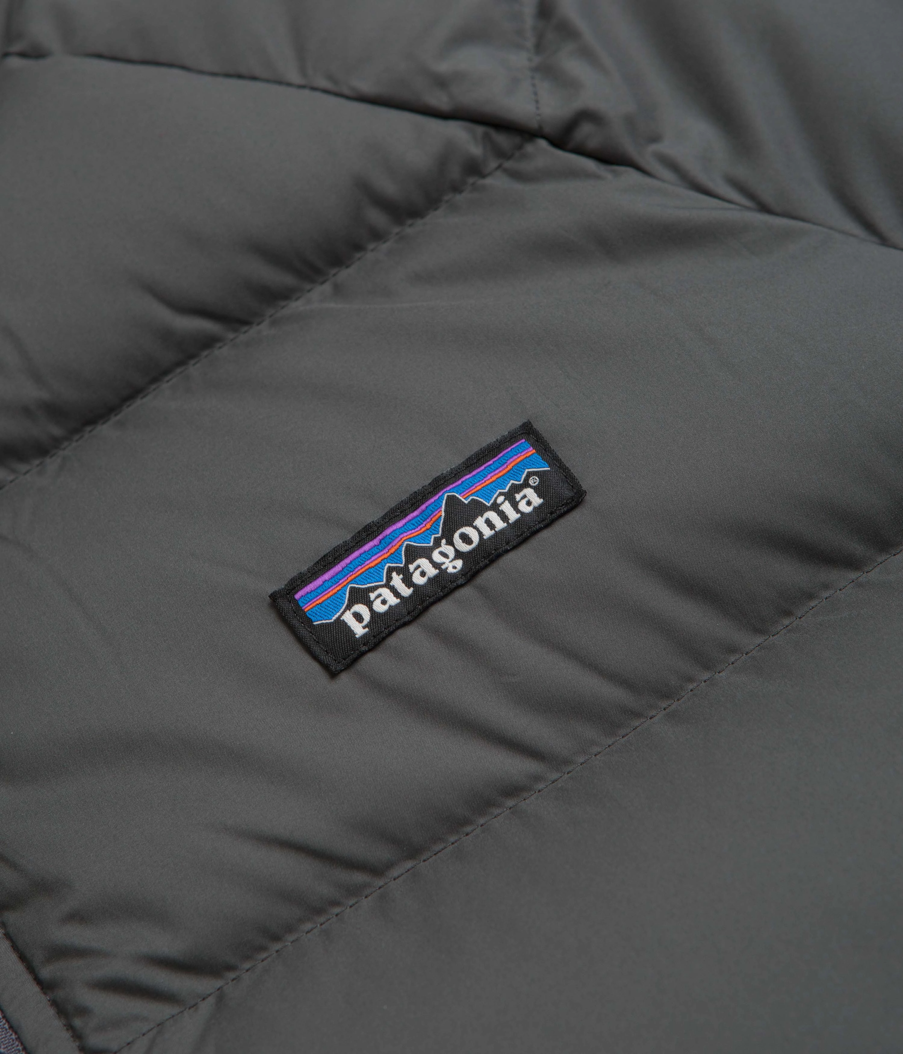 Day To Night Patagonia Reversible Silent Down Jacket - Forge Grey