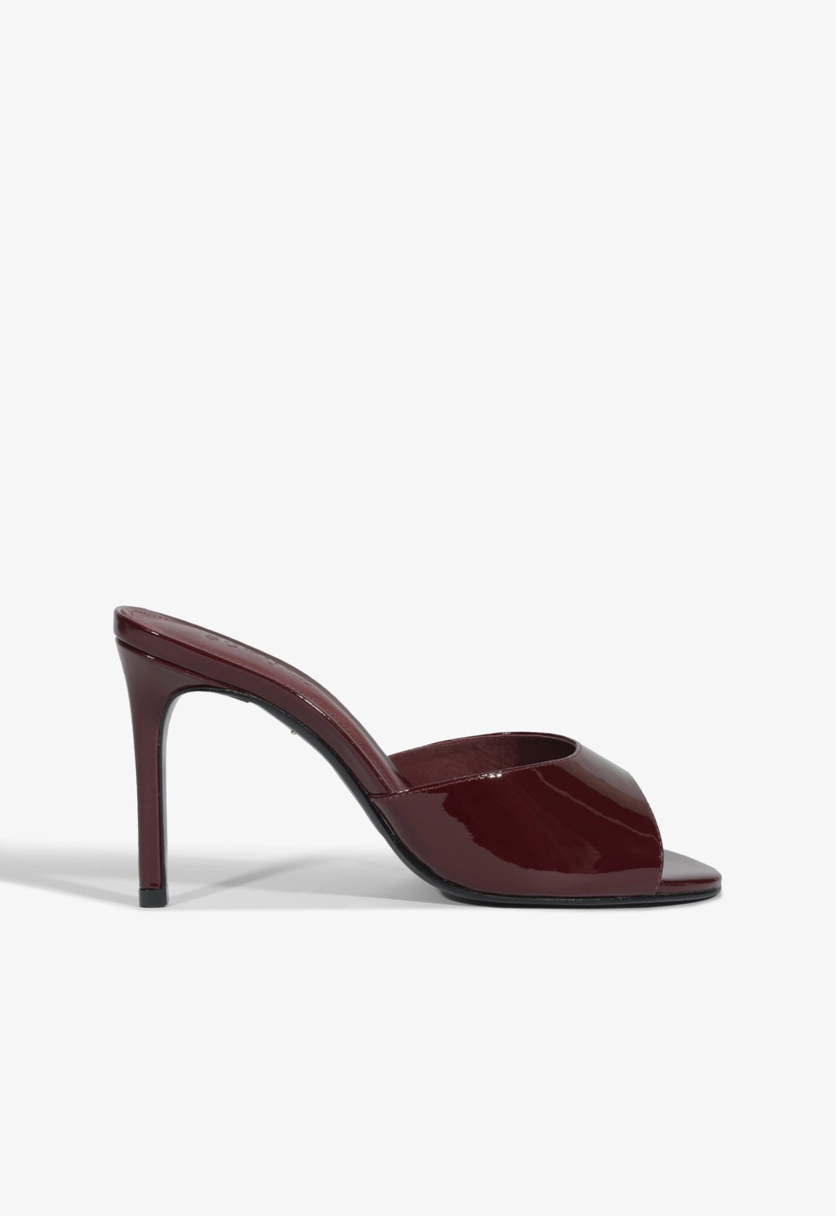 mesh construction Cloe Patent Sandal