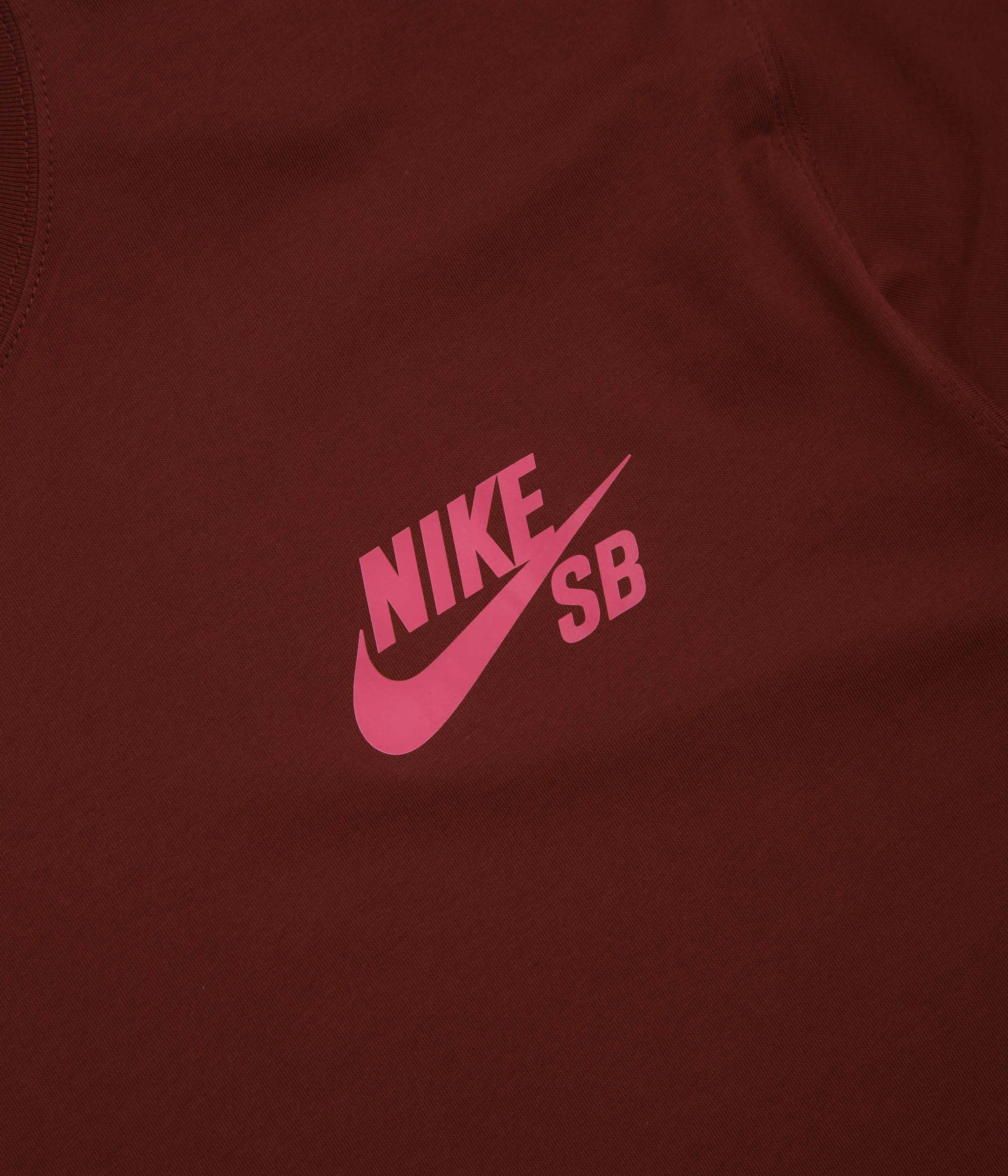 Perfectly Fit Seasonal Casual Nike SB Logo T-Shirt - Dark Team Red