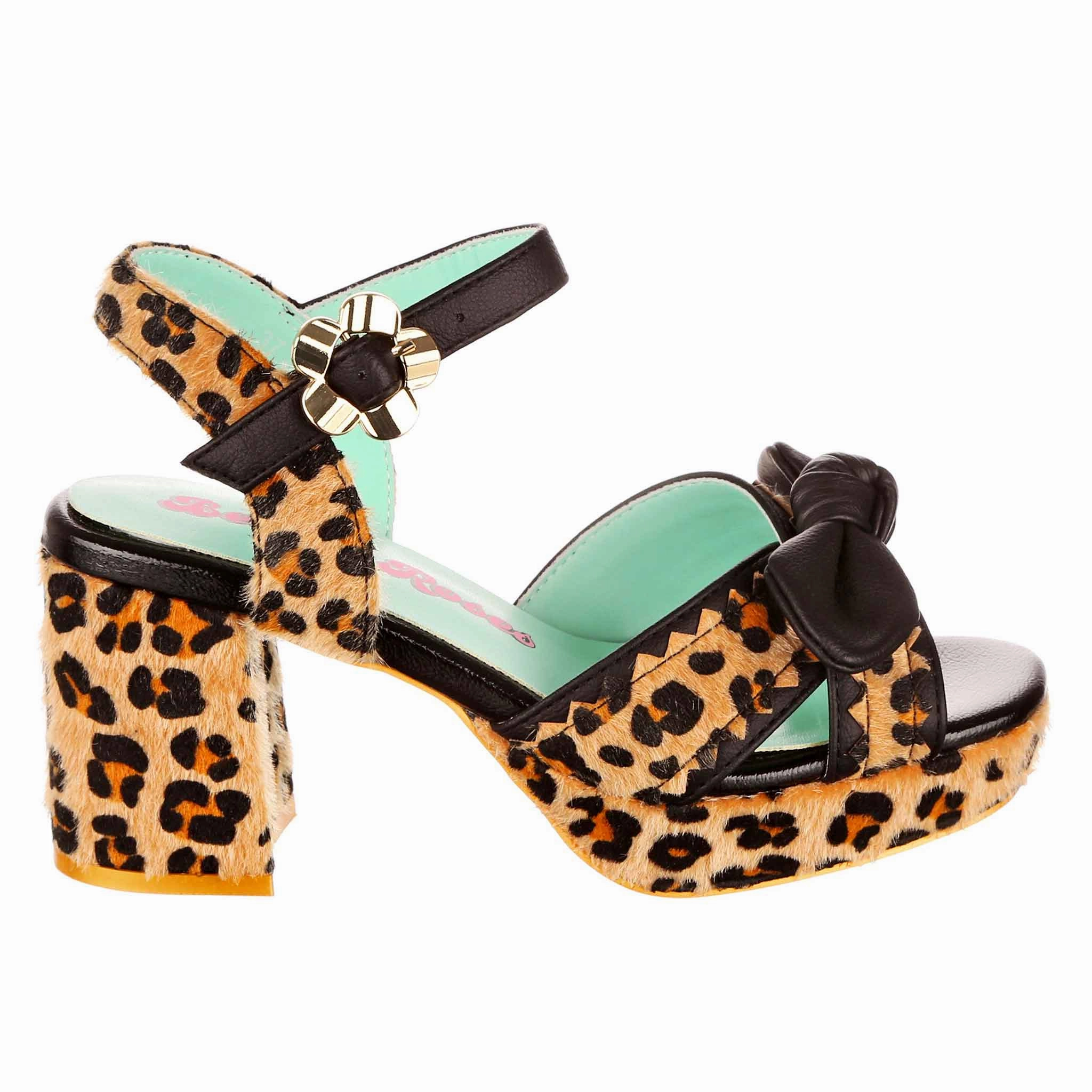 Classic Edge Summer Stroll