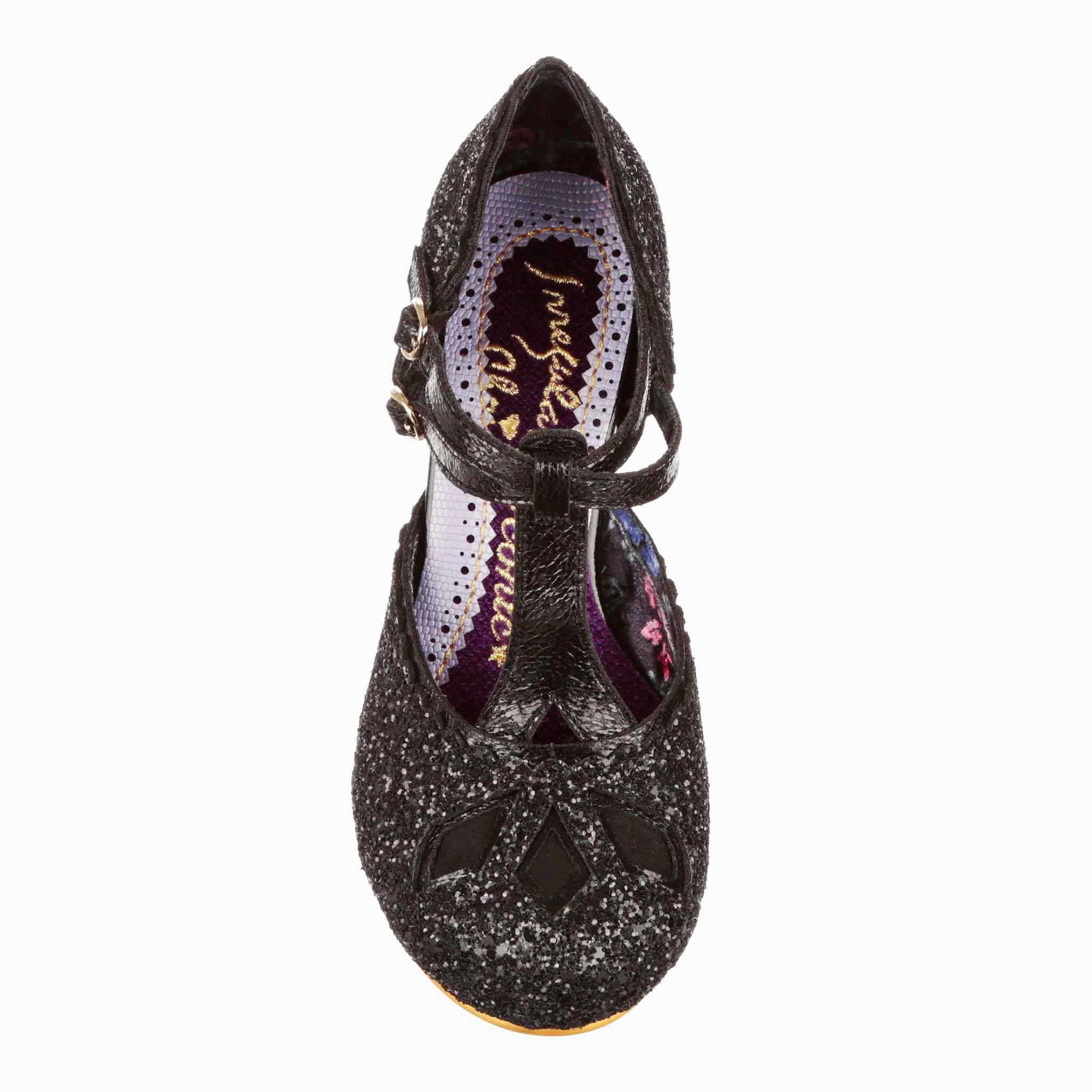 Golden Age Pointed Sandals