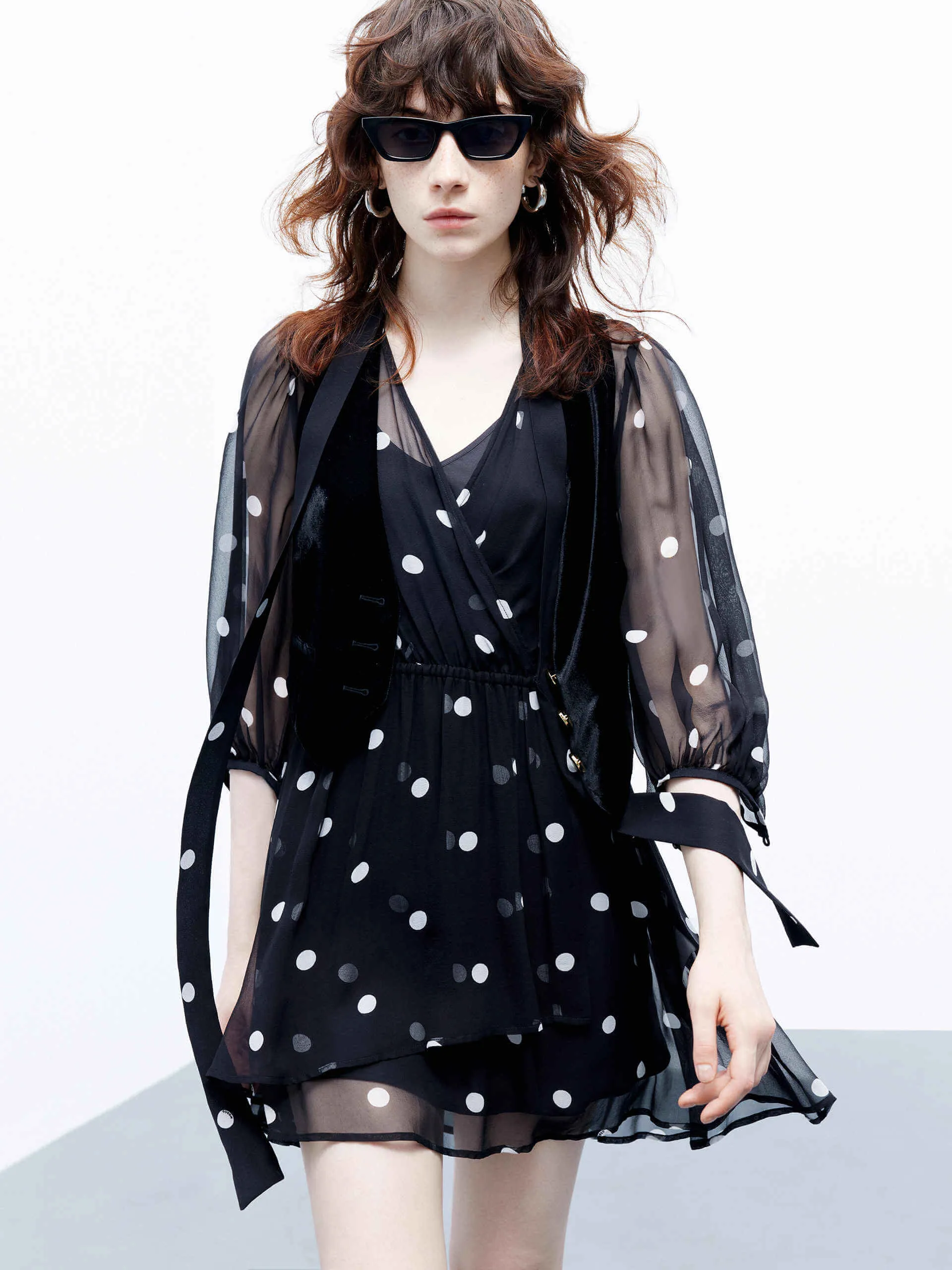 Modern Comfort Flowy-Shape V-Neck Flowy Mini Dress