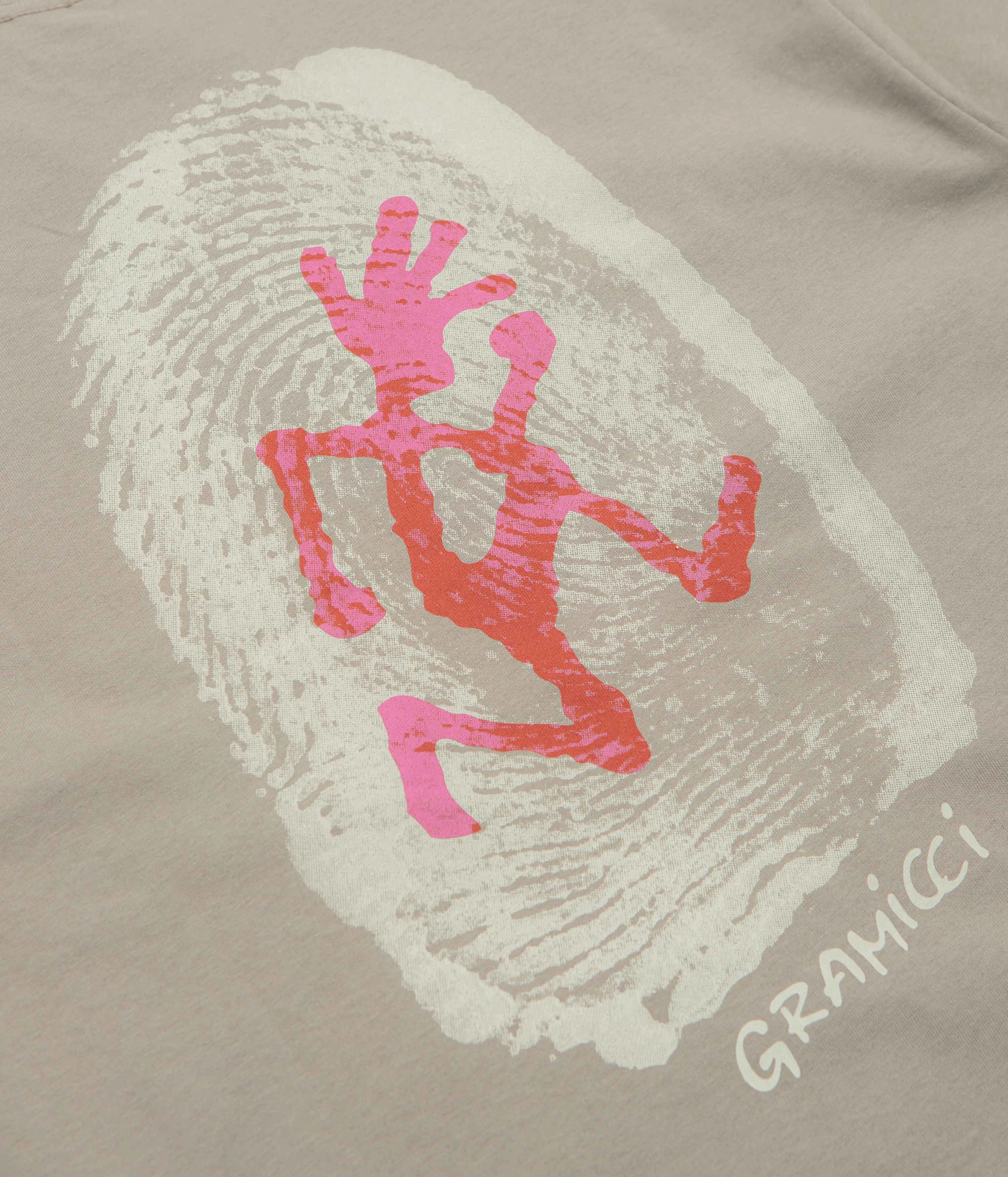 Elegant and Relaxed Comfy Essentials Gramicci Thumbprint T-Shirt - Khaki