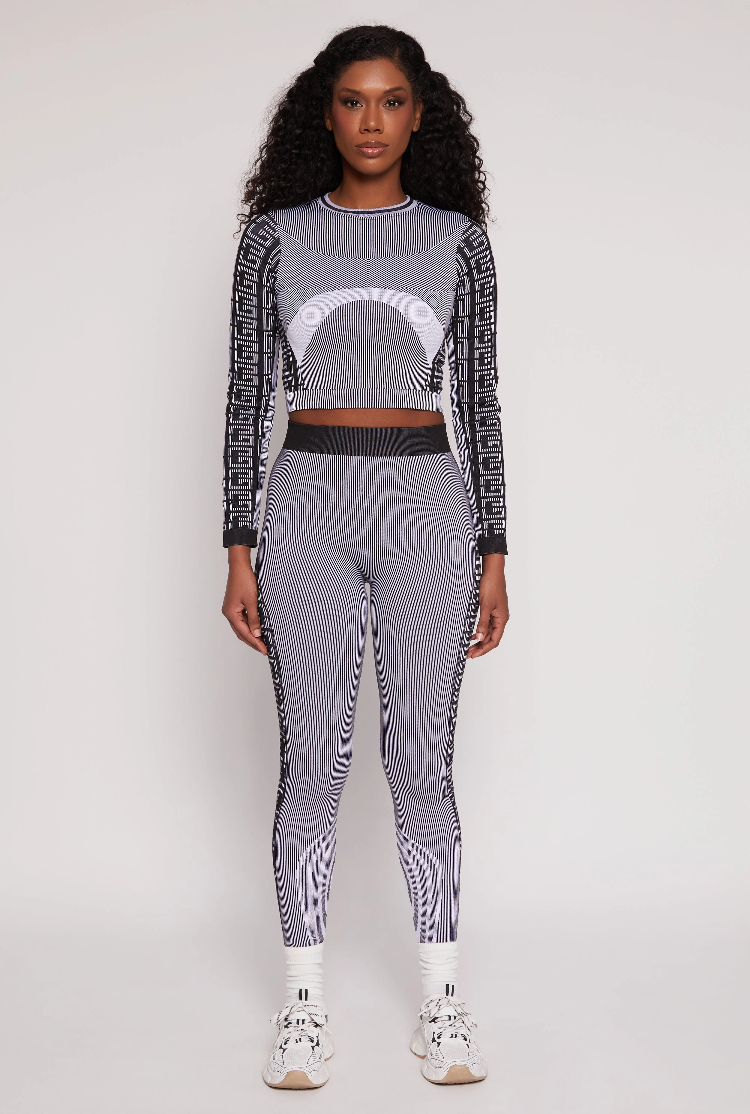 Seamless Greek Key Active Crop Top Button - up Elderly
