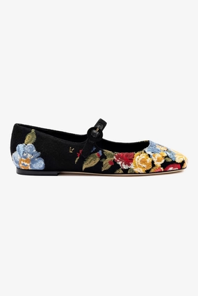 Larroud?? x Markarian Flat In Black Wool and Floral Embroidery city trip Taste Fest