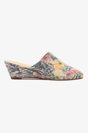 Larroud?? x Markarian Venice Wedge In Ash Blue Floral Demetra Street Mood Arch Support Footbed