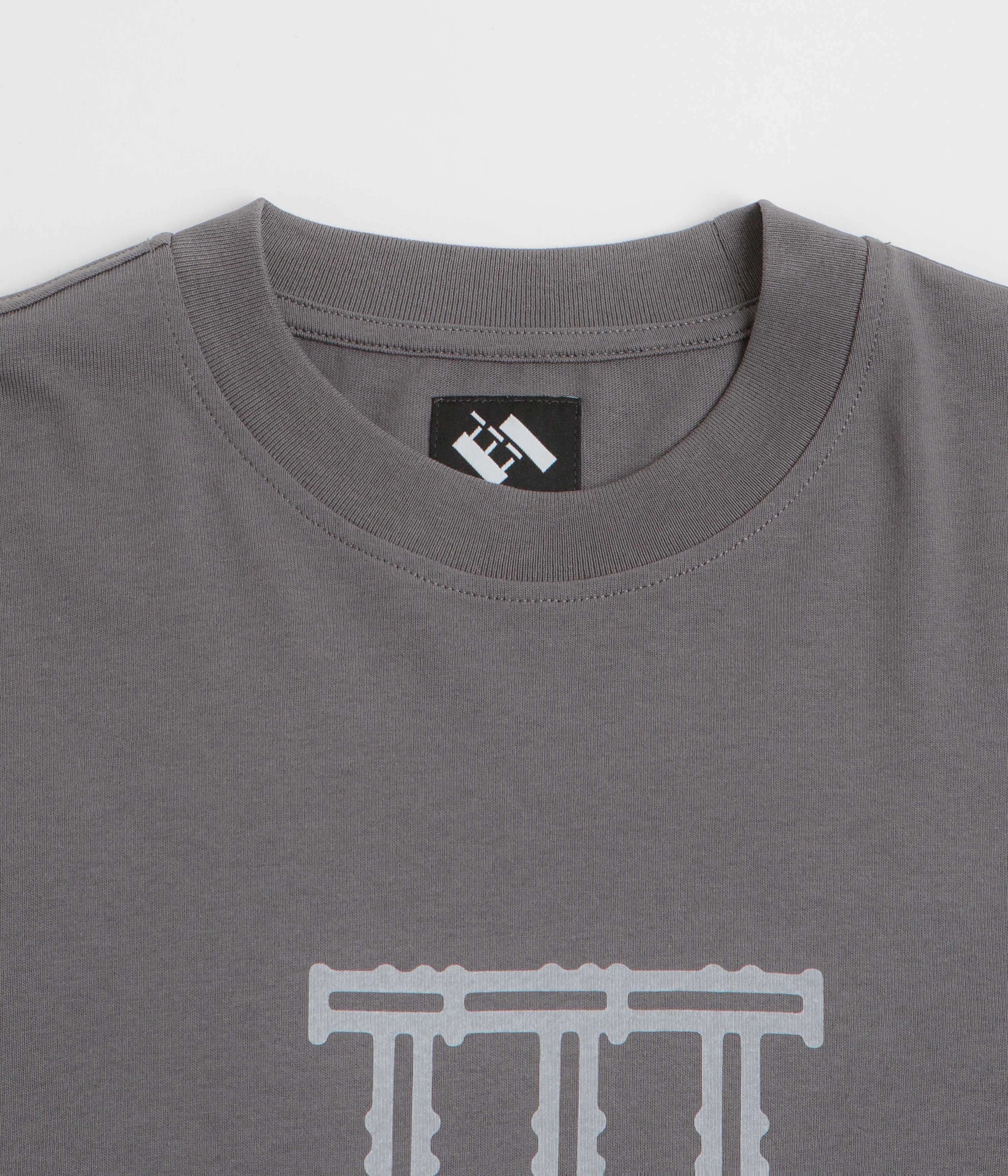 Workout Gear Effortless Layer The Trilogy Tapes Cross Lattice Long Sleeve T-Shirt - Charcoal