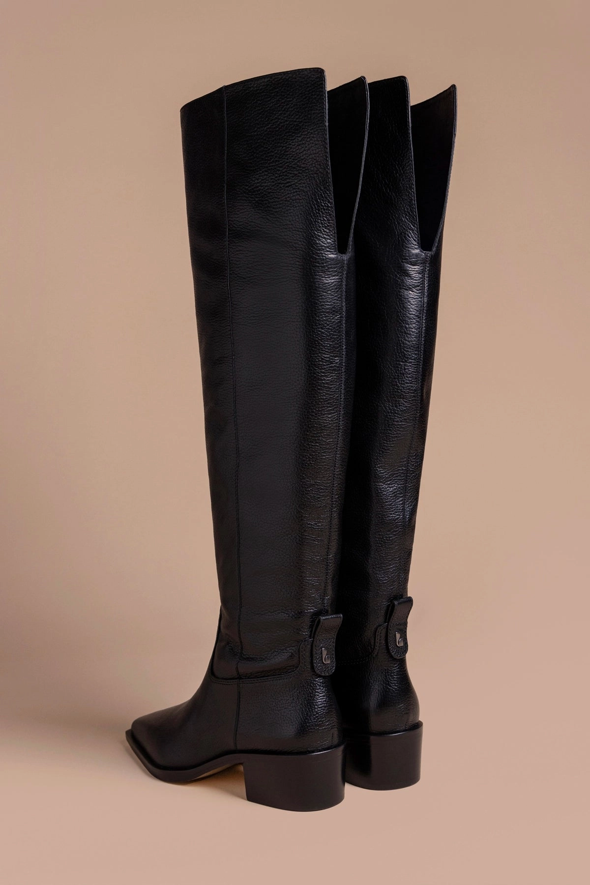 Florencia Hi Boot In Black Leather Casual Office Shoes