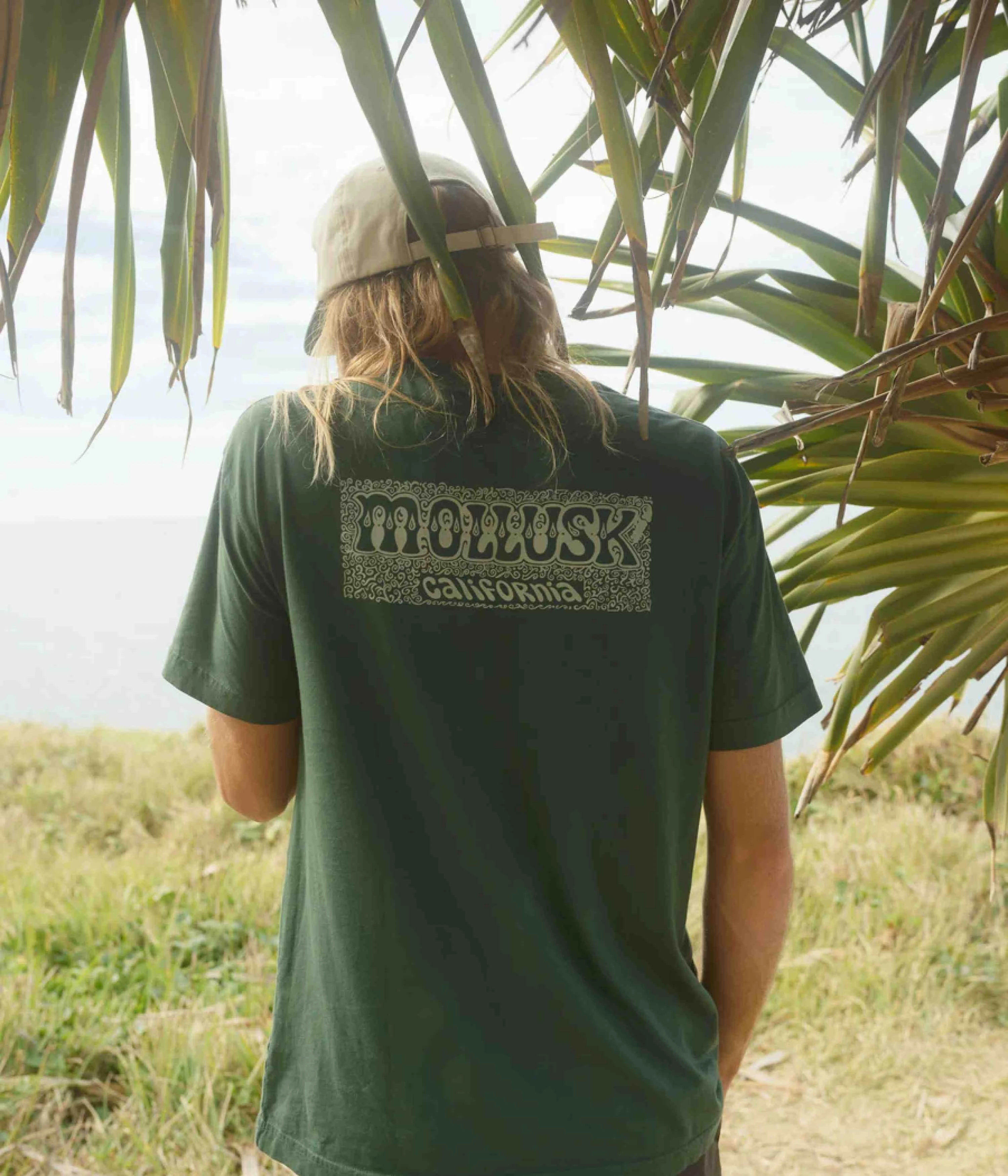 Mollusk Poppies T-Shirt - Schoolhouse Green Timeless and Chic Heathered Fabric