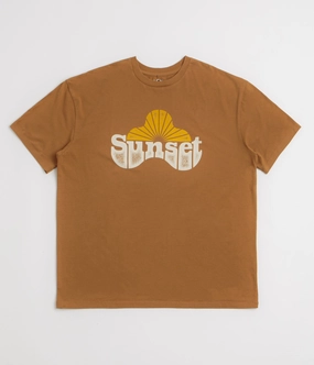 Fresh Comfort Style Indoor Comfort Mollusk Sunset T-Shirt - Almond