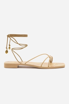 All-day Comfort Shoes Classic Comfort Nadia Flat Sandal In Beige Leather