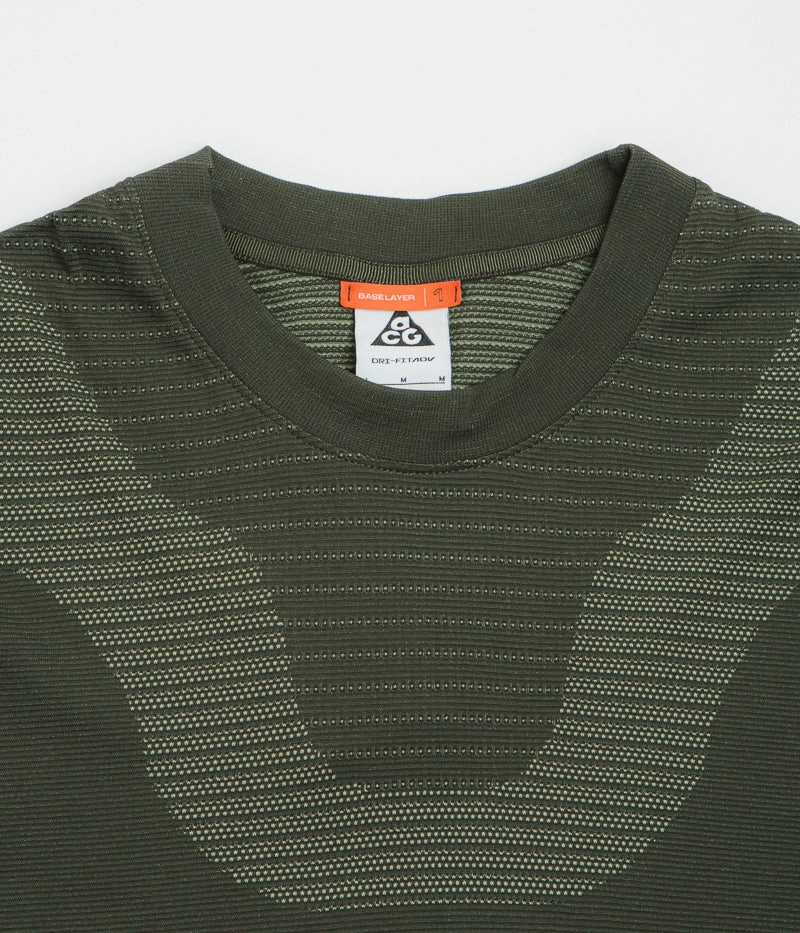 Low Profile Collar Nike ACG Delta River Long Sleeve T-Shirt - Sequoia / Barely Volt