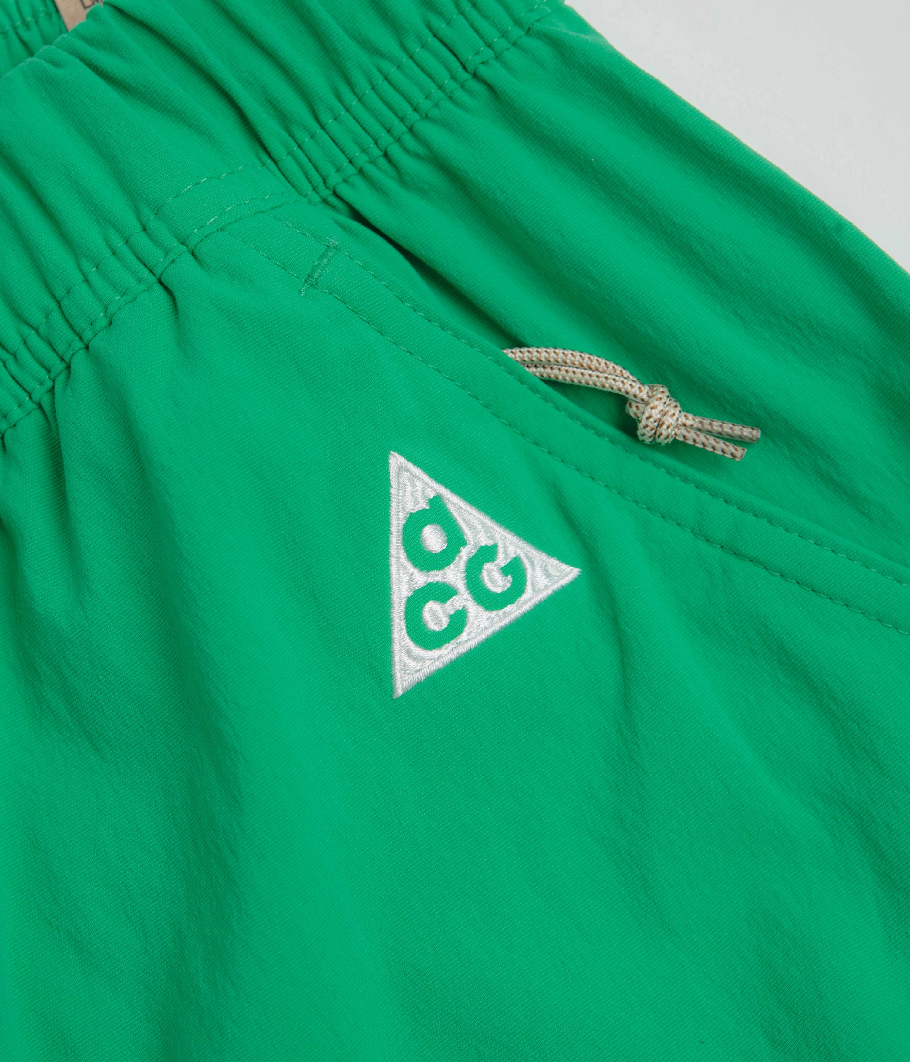 Nike ACG Hiking Shorts - Stadium Green / Summit White Anti Sag Technology