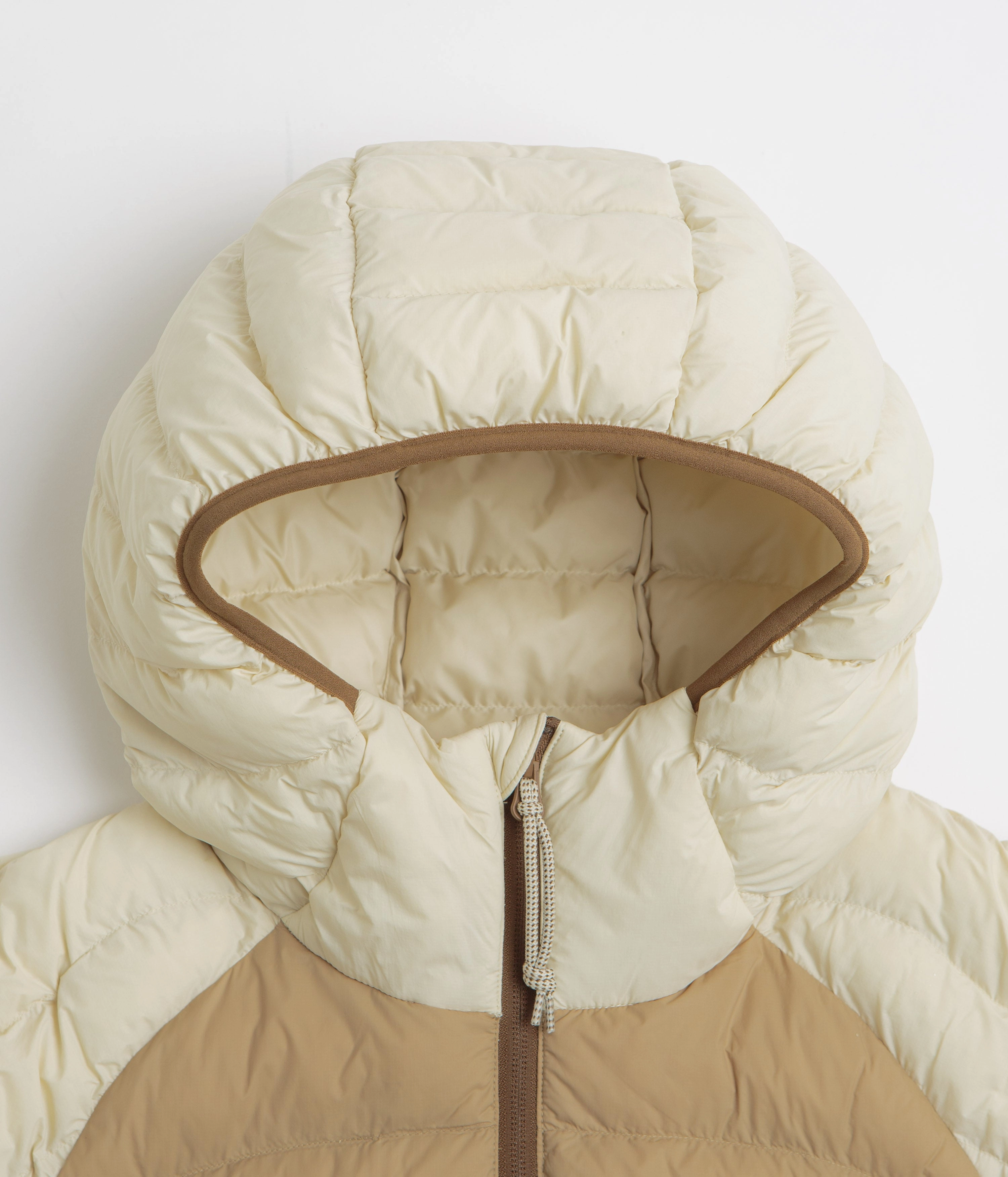 Nike ACG Lava Flow Jacket - Light Khaki / Light Khaki / Summit White HypoallergenicInnerLayer
