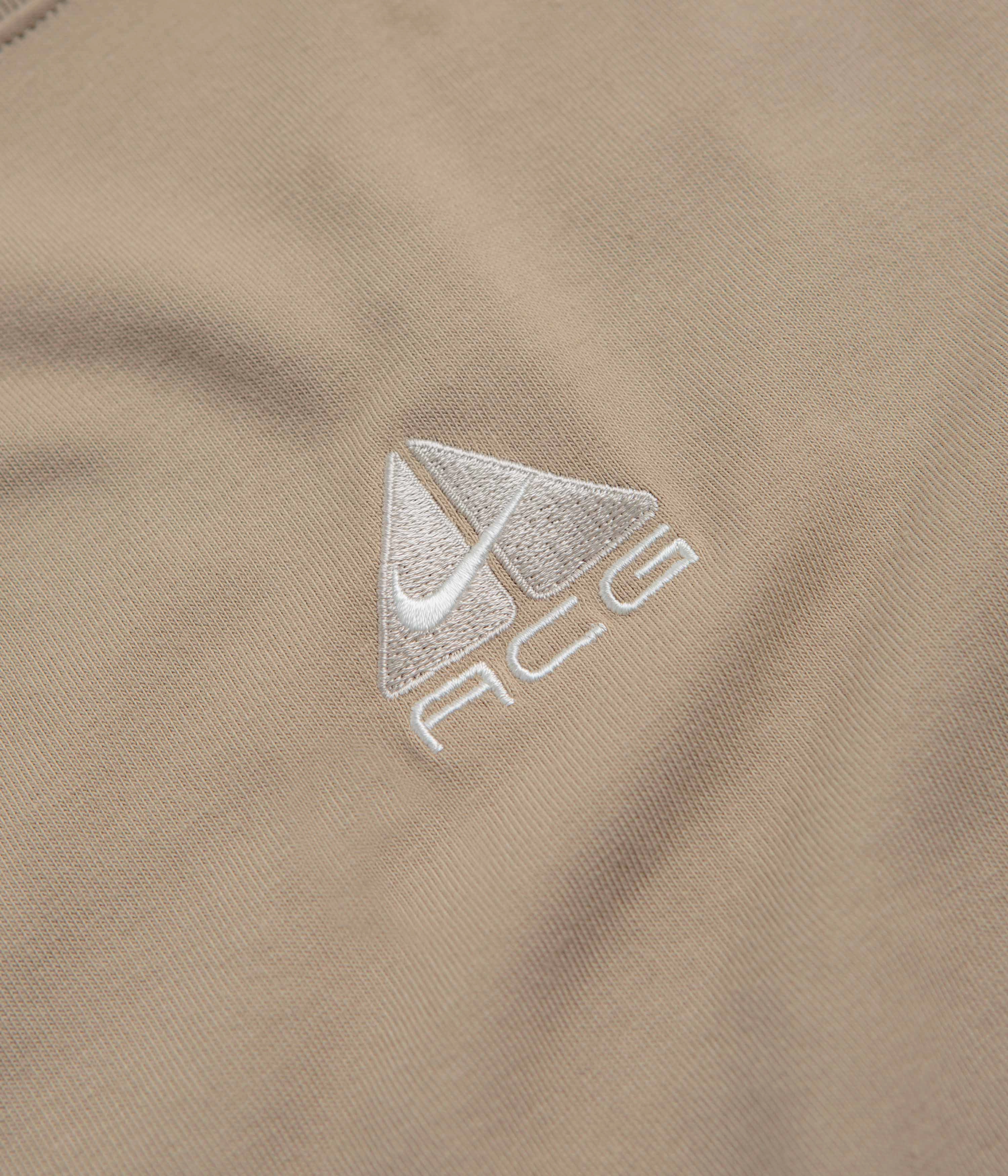 Nike ACG Lungs T-Shirt - Khaki Perfect Fit Wear