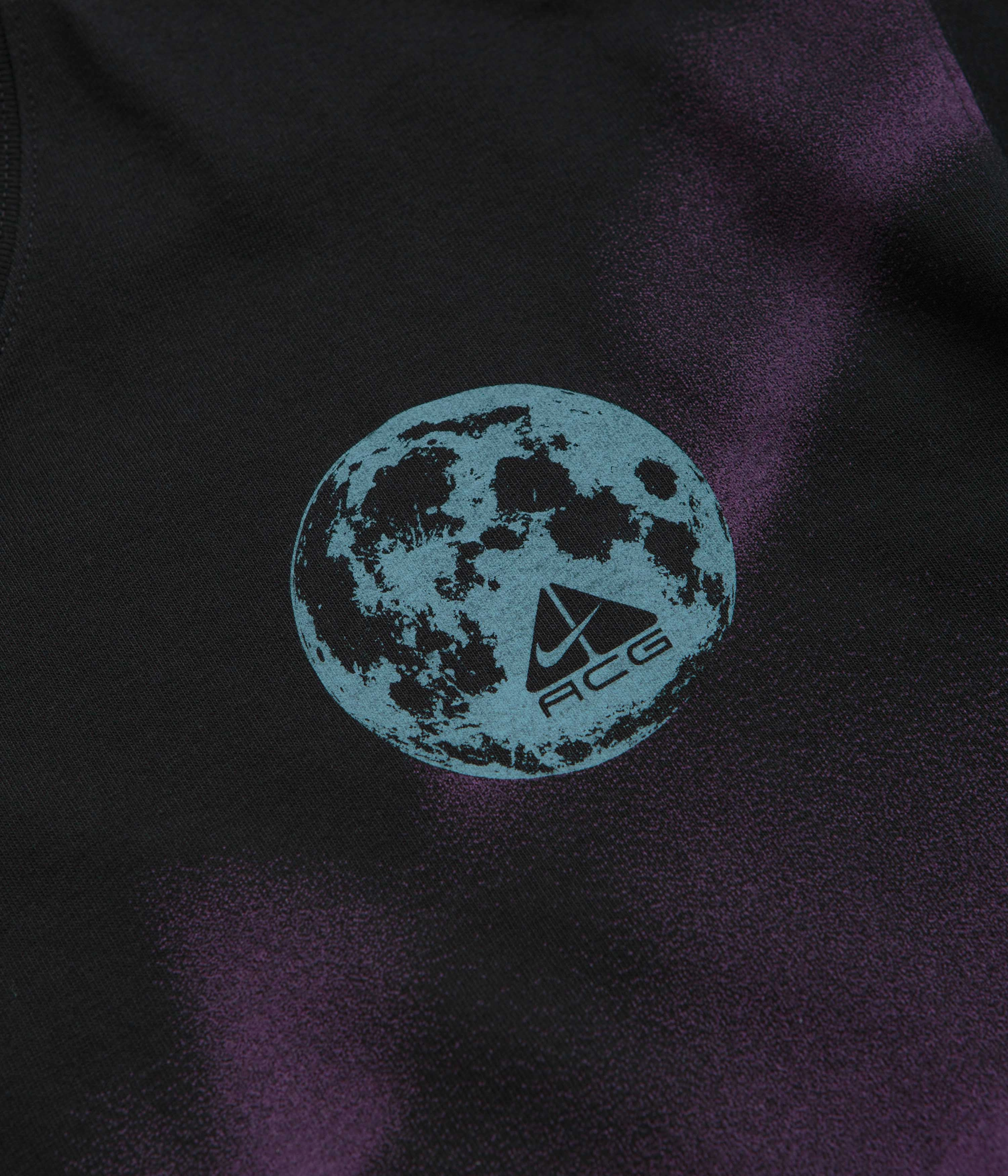Lint Resistant Surface Nike ACG Northern Lights T-Shirt - Black