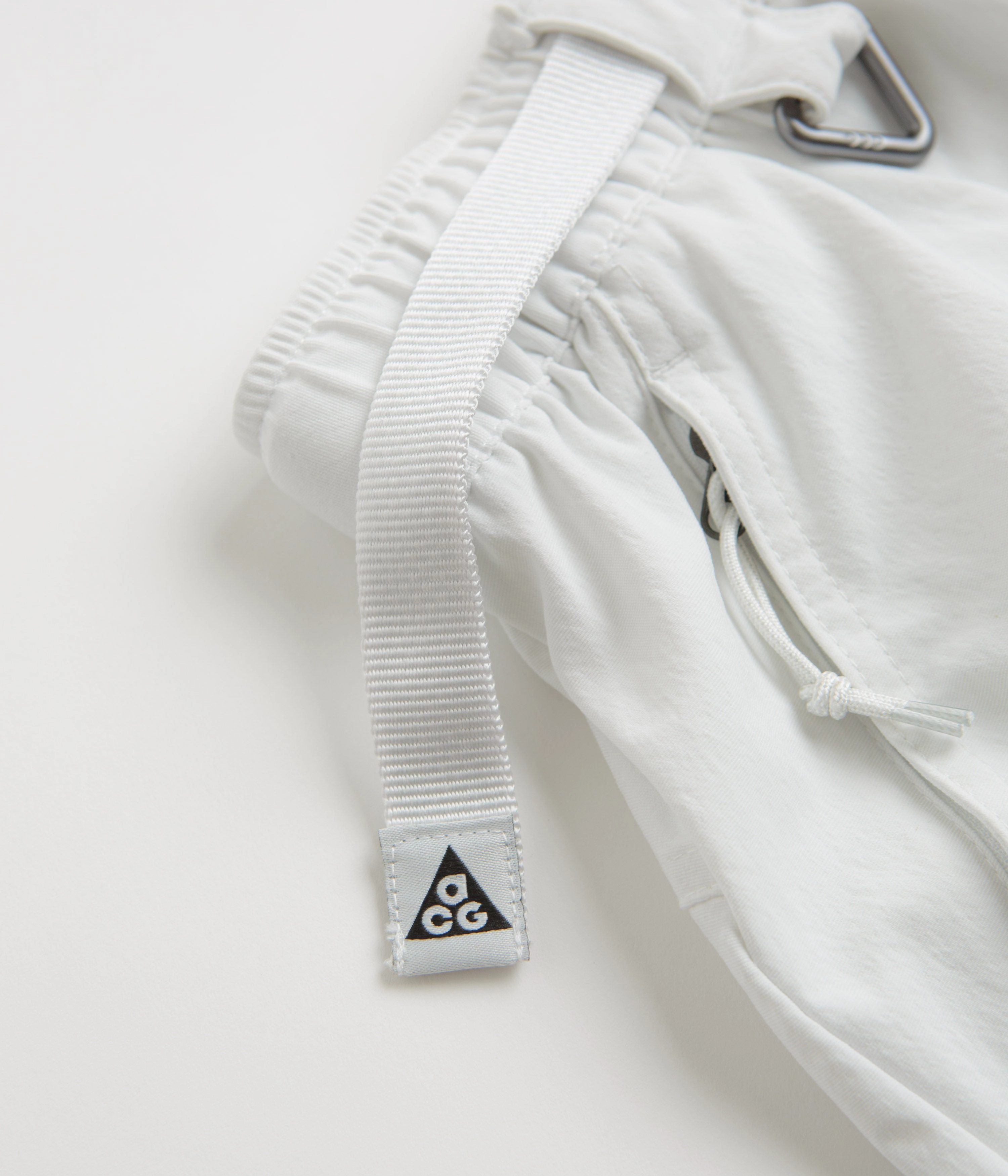 TaglessComfort Nike ACG Womens Smith Summit Zip-Off Skirt - Summit White / Black