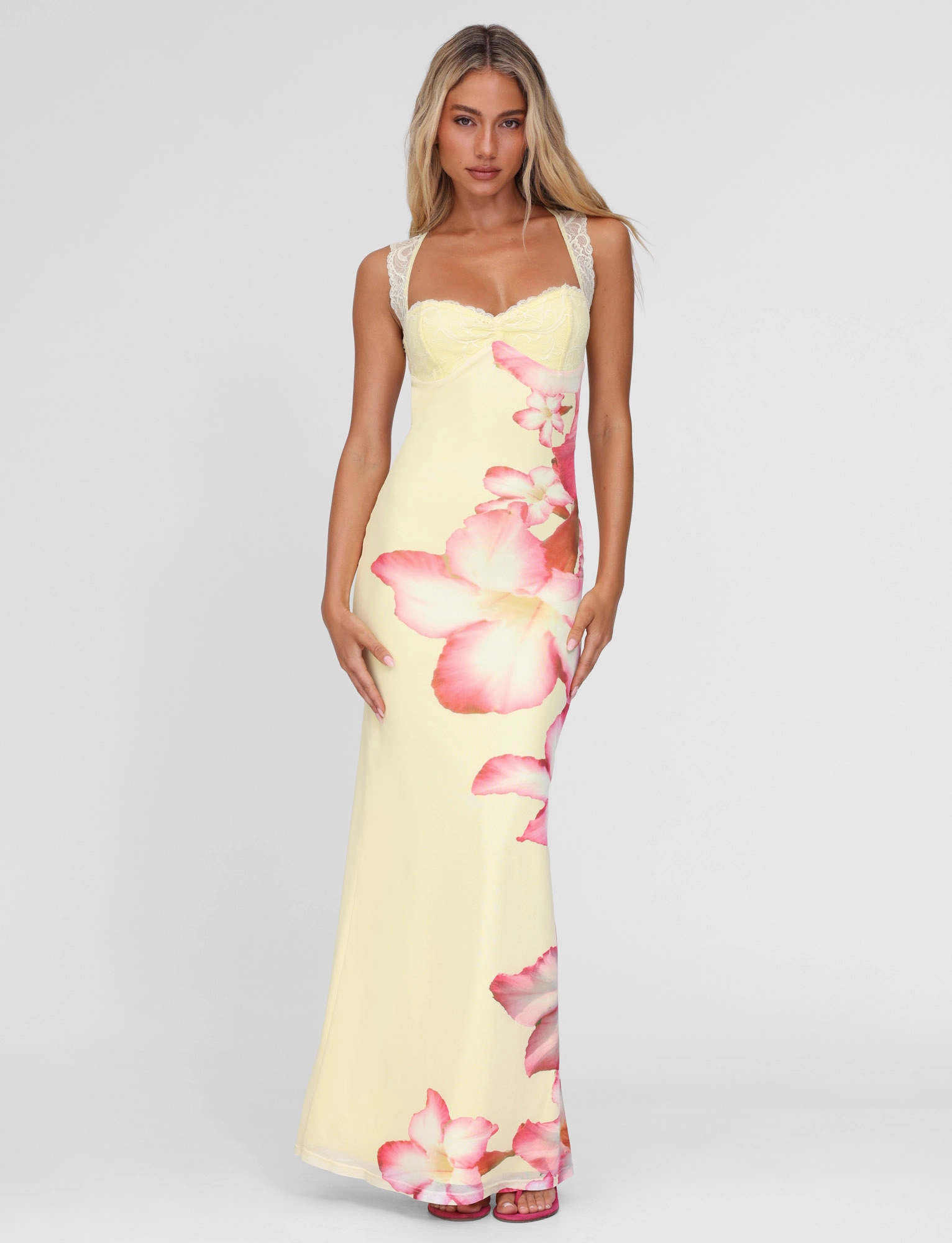 NYOMI MAXI DRESS - YELLOW : MACRO FLORAL : YELLOW HIBISCUS Gloss Accent