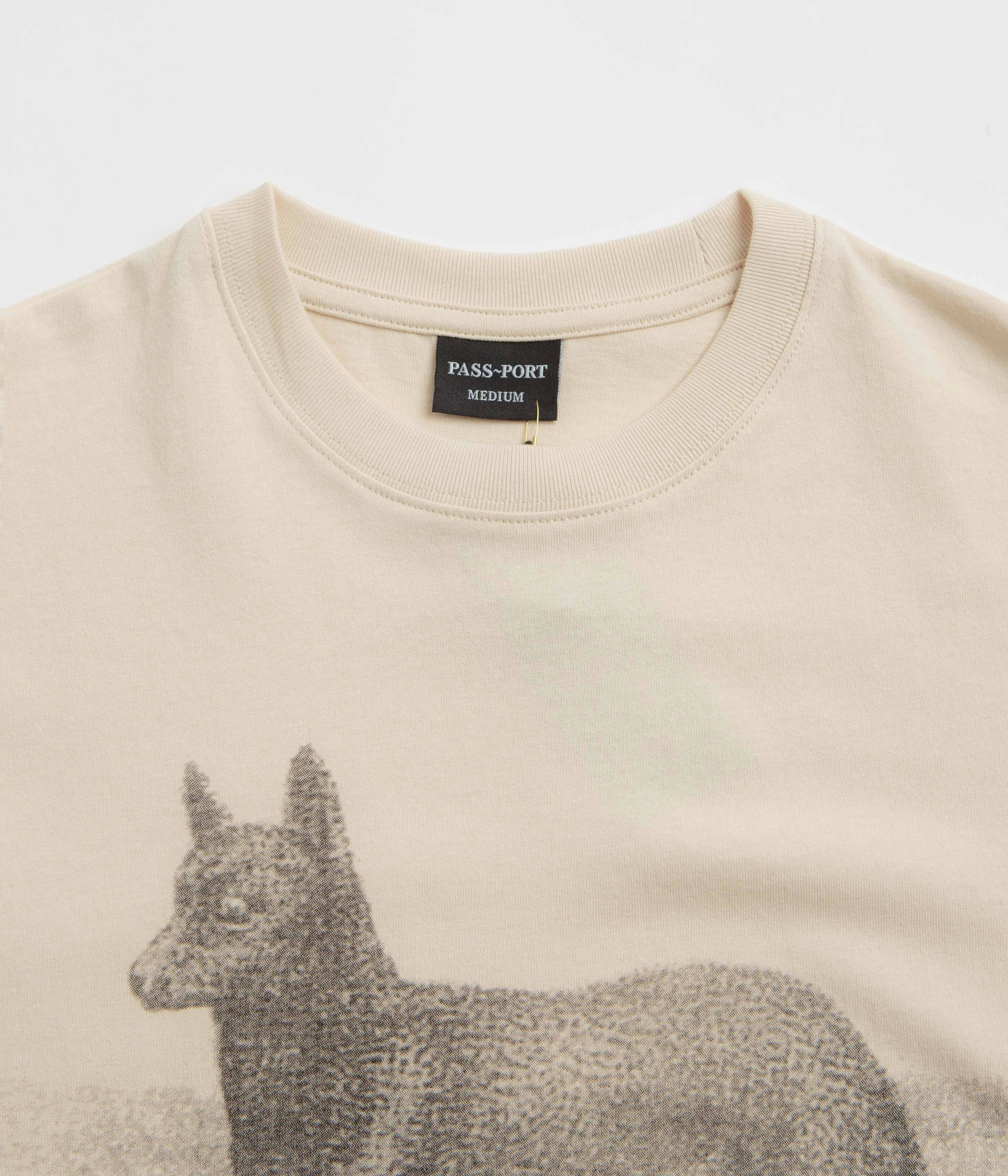 Soft Wearable Layering Fashion Pass Port Kelpie T-Shirt - Natural