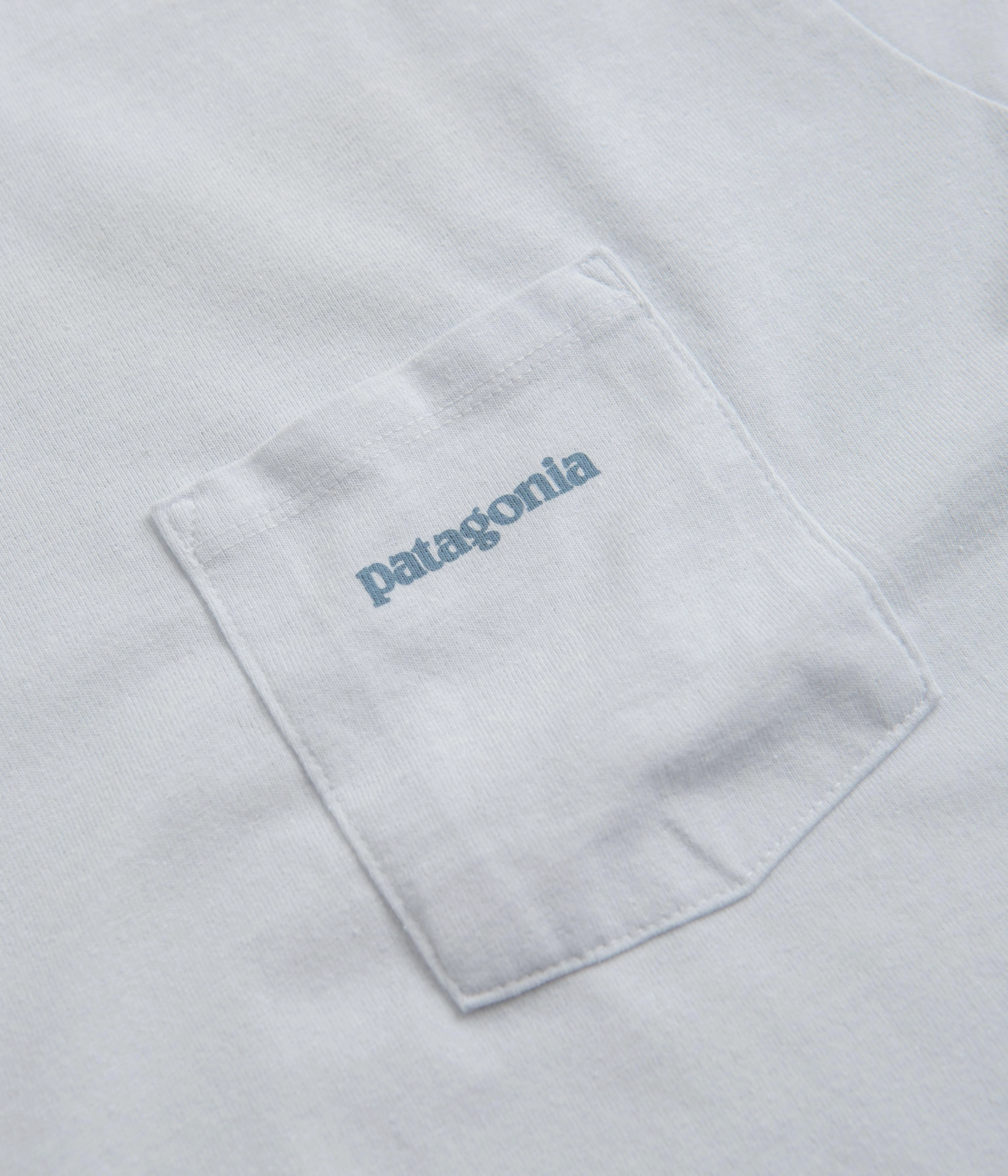 Perfect Comfort insulated Patagonia Boardshort Logo Pocket Responsibili-Tee T-Shirt - White