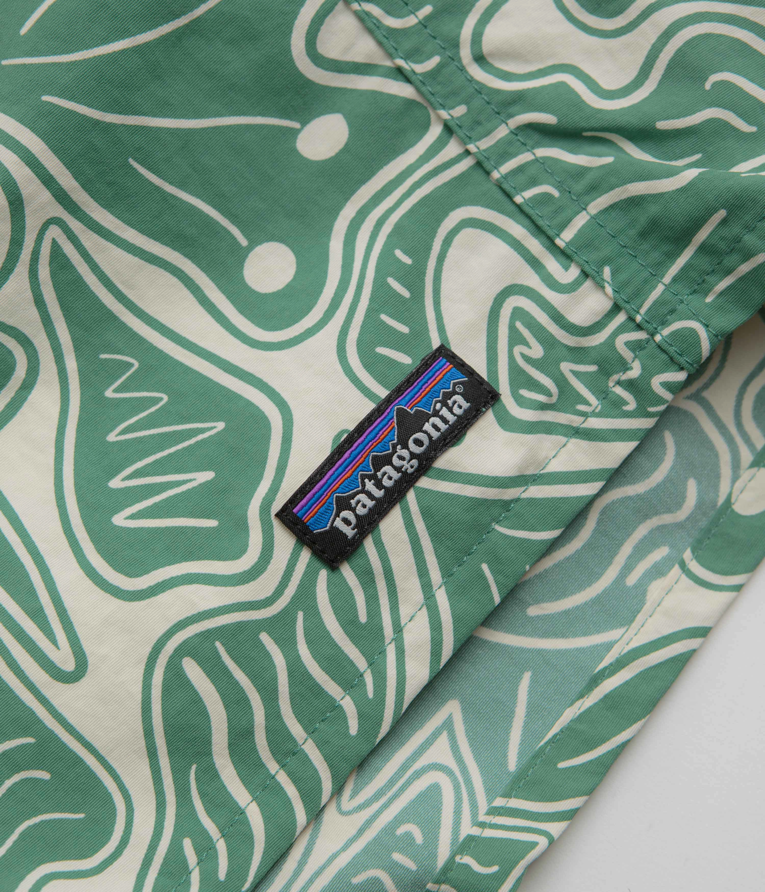 Patagonia Womens Baggies 5" Shorts - Bees and Flowers: Heartleaf Green Athletic Comfort Quick Evaporation Fabric