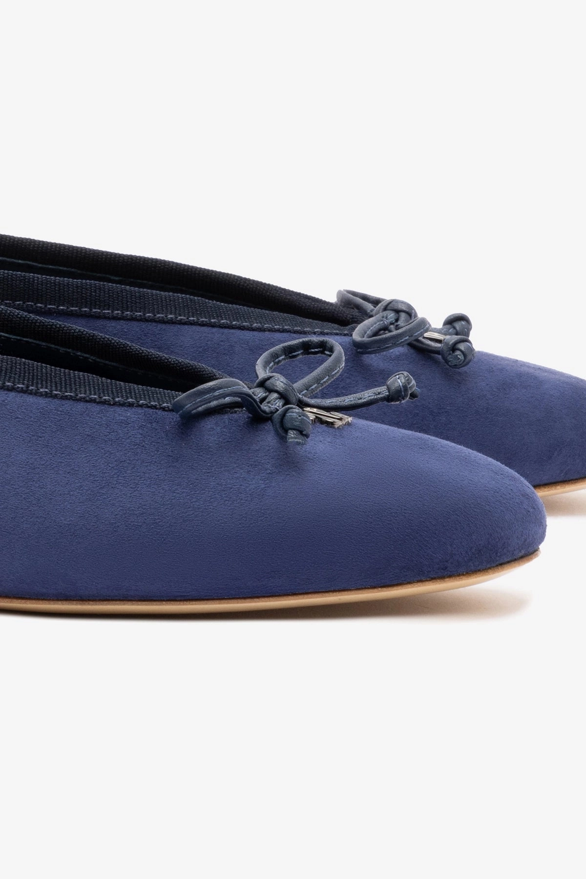 Outfit Walk Pavlova Ballet Flat In Indigo Suede