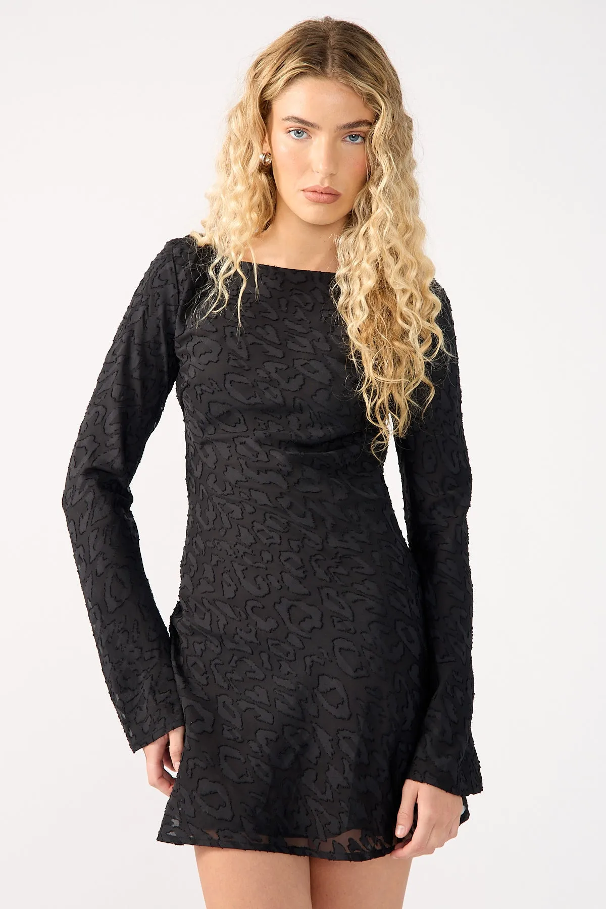 Timeless Cut Classic knee-length dress Perfect Stranger Bellina Long Sleeve Mini Dress Black