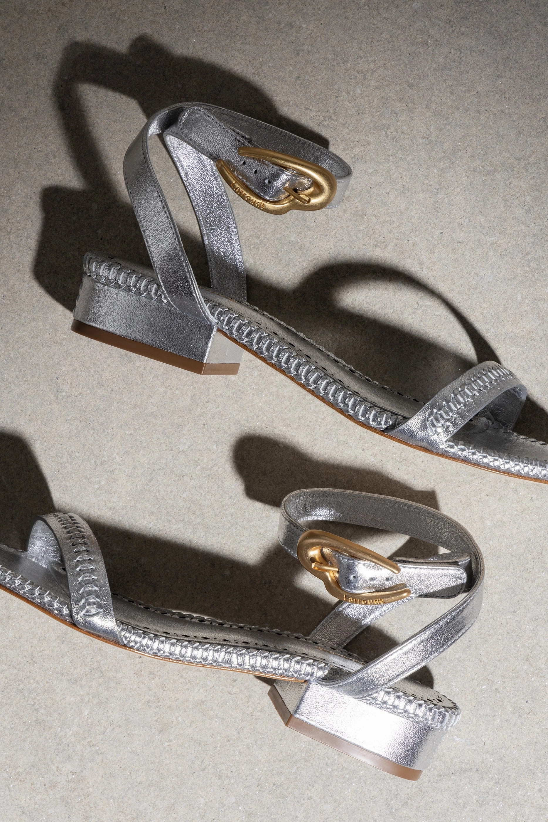 Comfortable Flip-flops for Men Verona Flat Sandal In Silver Metallic Leather