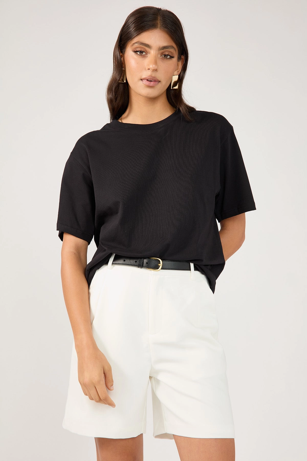 Easy Fit Design Temperature Regulating Material Perfect Stranger Luca Long Line Tailored Shorts White