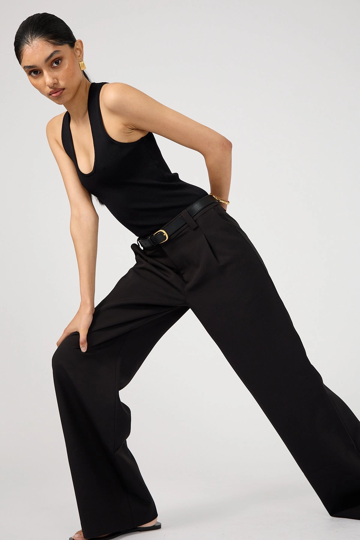 Weekend Comfort Light Fabric Perfect Stranger Mia Straight Low Rise Tailored Pants Black