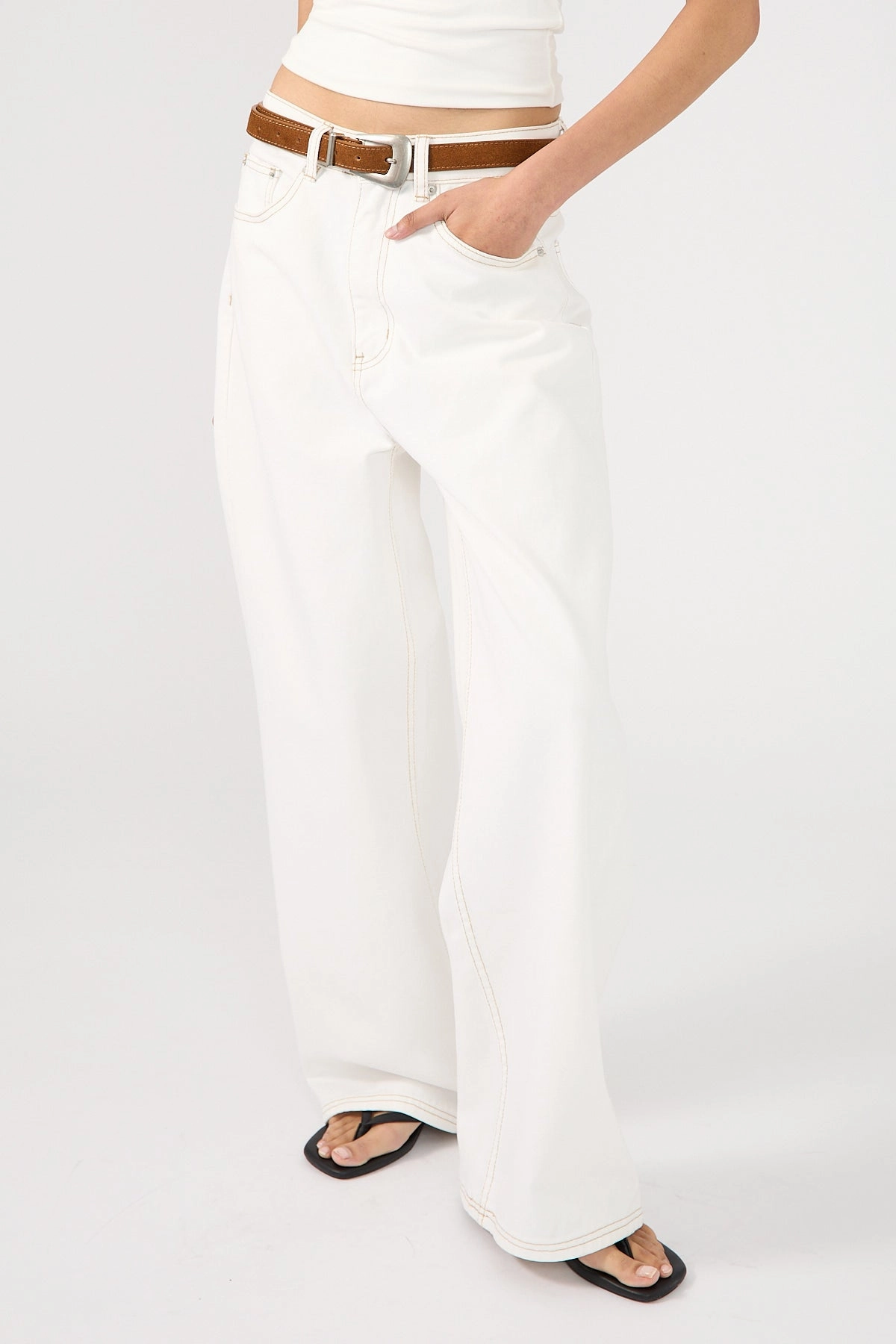 On The Move Calm Aesthetic Perfect Stranger Mid Rise 90's Slouch Jean White Contrast Off White Contrast