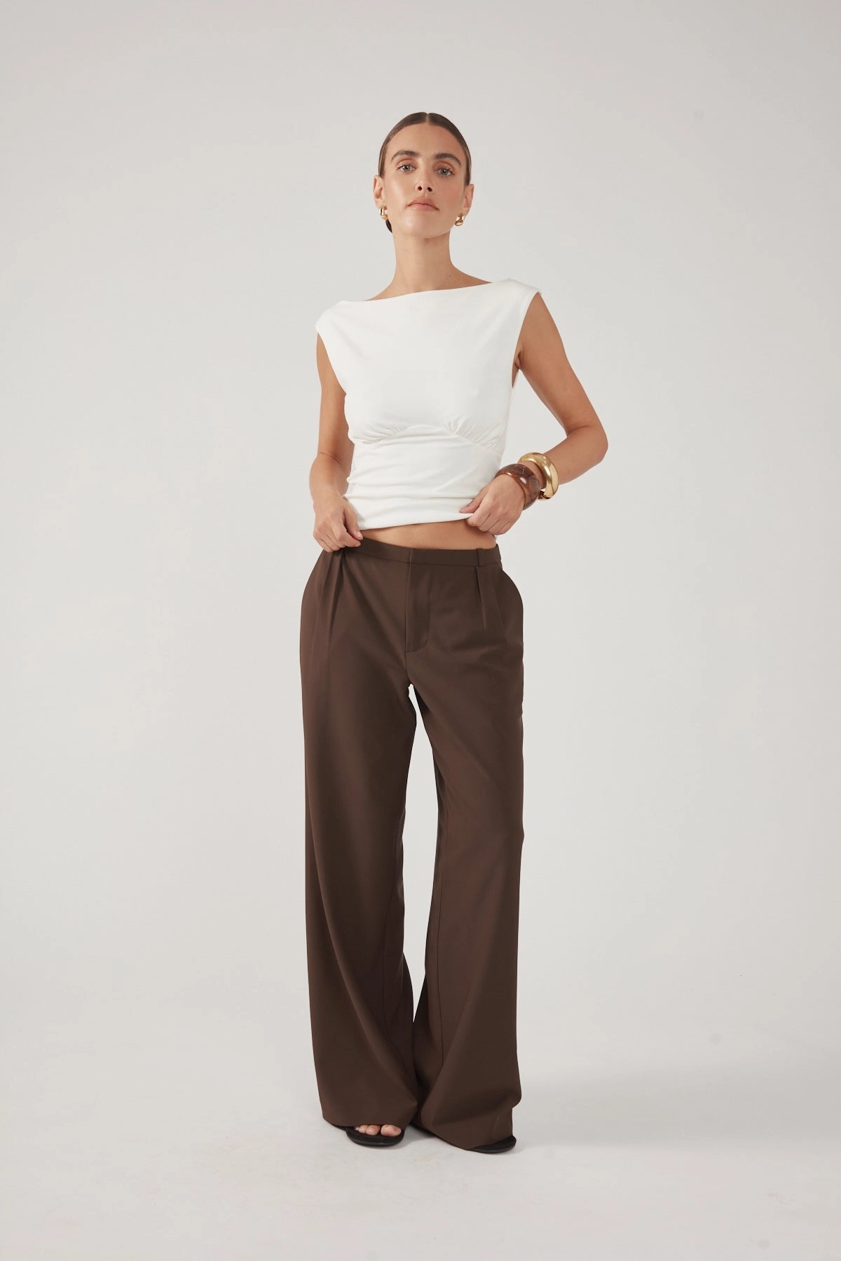 Perfect Stranger Rae Low Rise Pleated Tailored Pant Brown Adjustable Closure