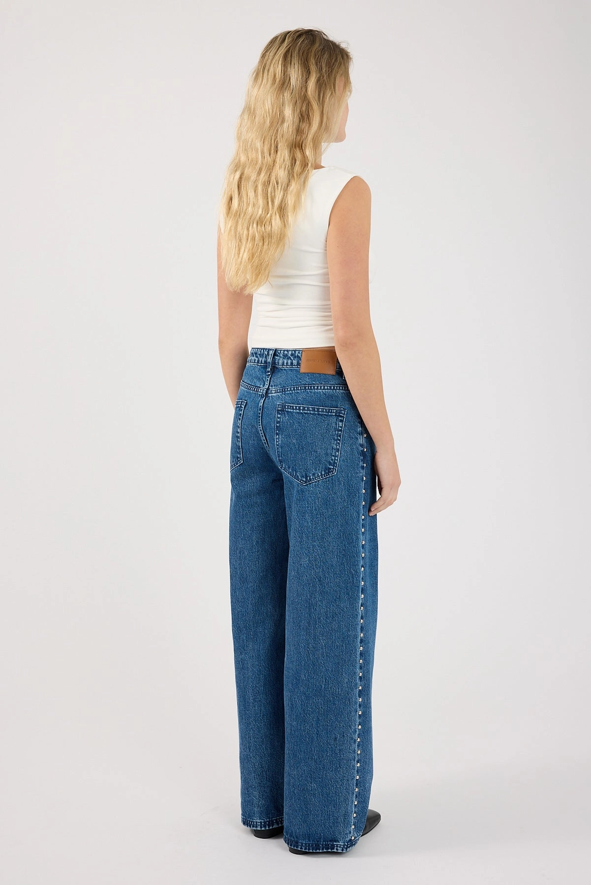 Perfect Stranger Mid Rise Studded Jean Mid Blue Denim Layer game