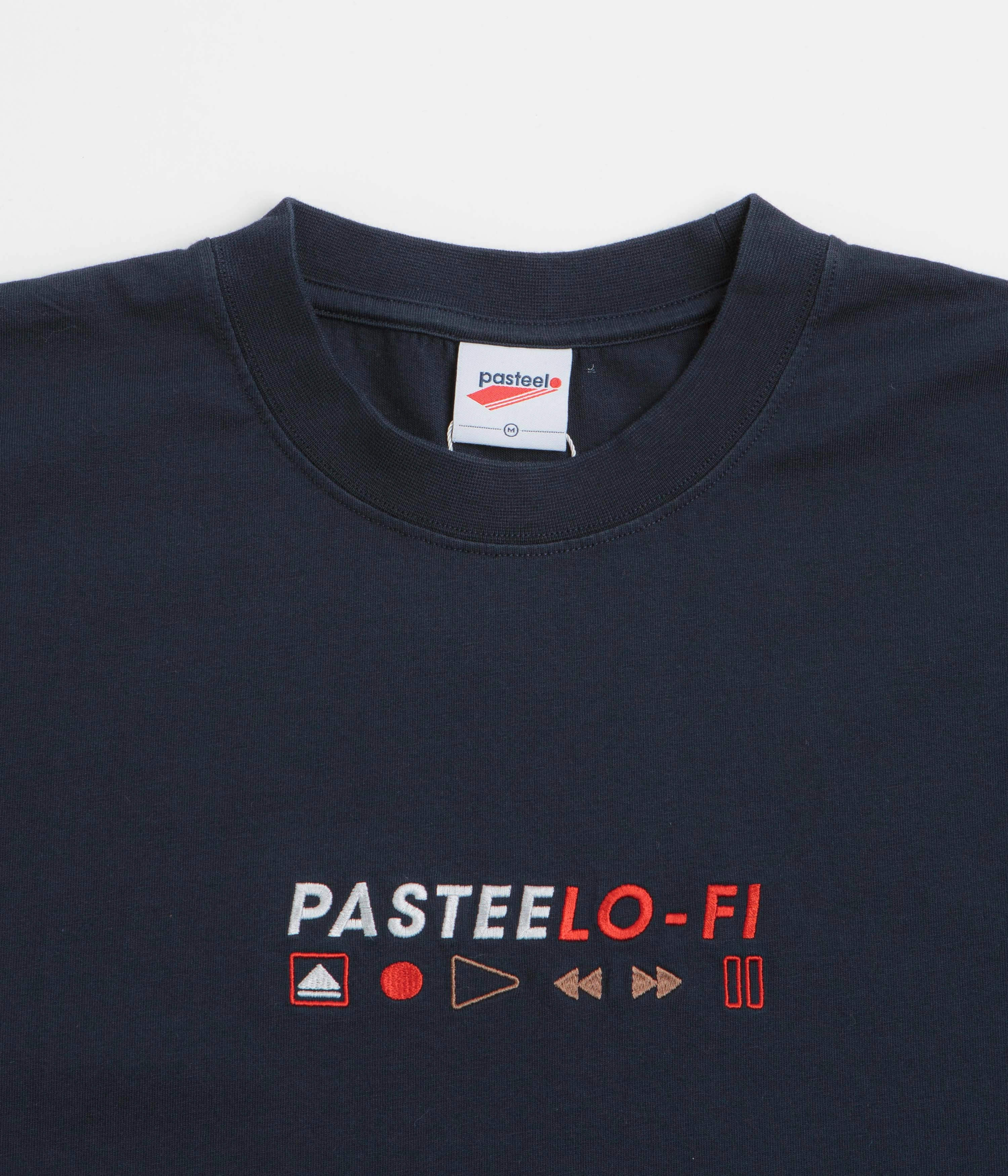 Pasteelo Lo-Fi T-Shirt - Midnight Fit for Any Season