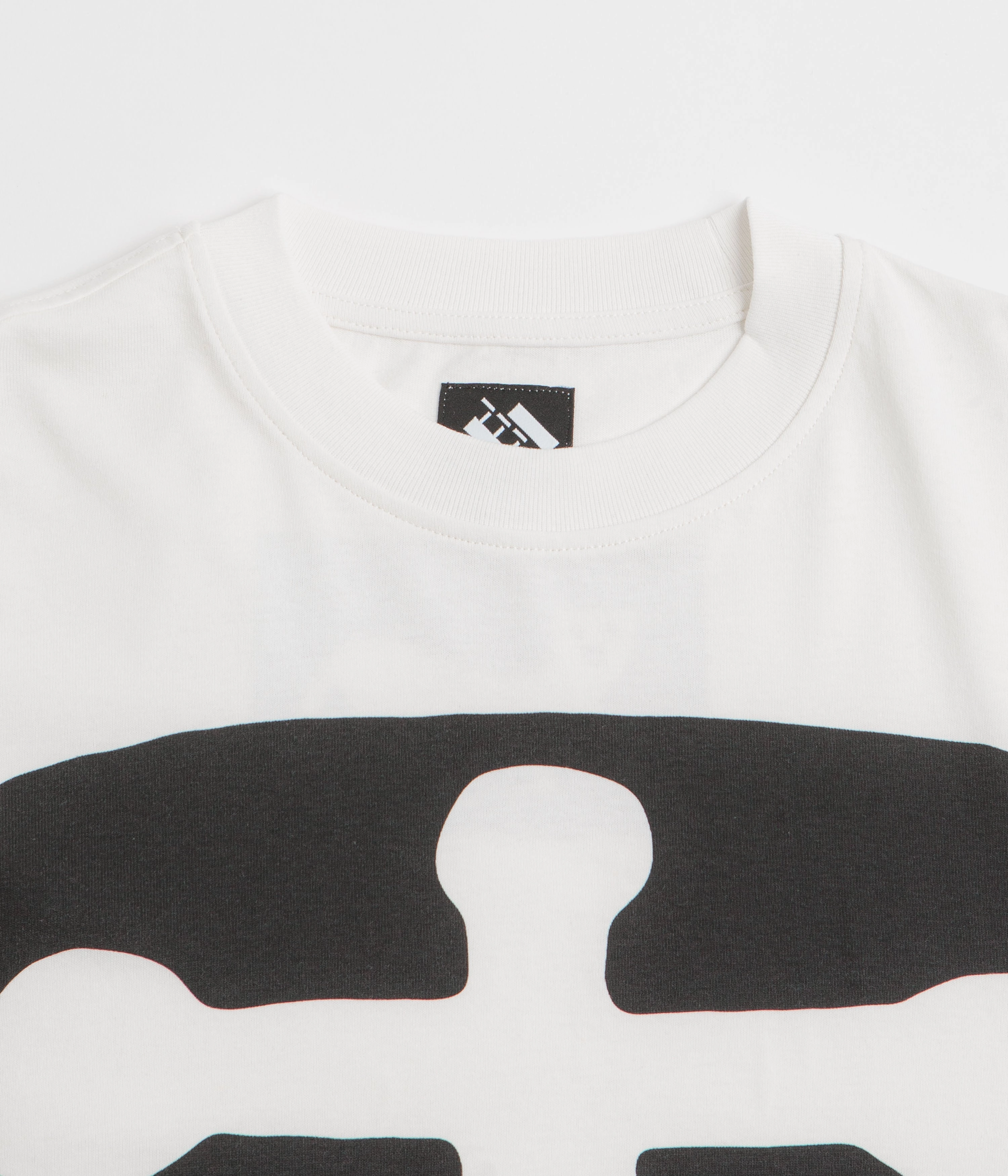 BreathableFabric Autumn coziness The Trilogy Tapes Screwhead Long Sleeve T-Shirt - White