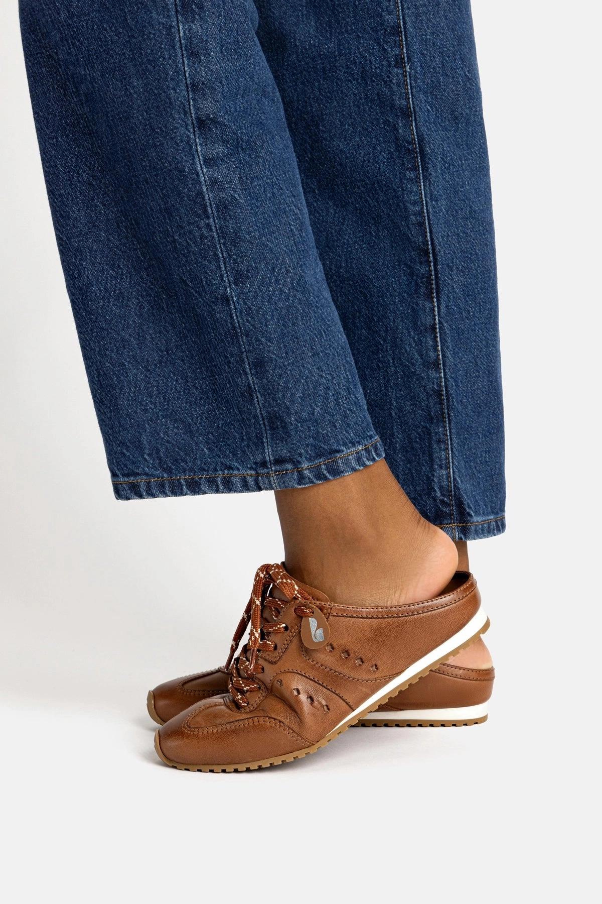 All-purpose fit Stella Mule In Caramel Leather