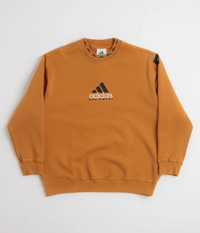 Quick Knit Effortless Layer Adidas EQT Washed Crewneck Sweatshirt - Craft Ochre